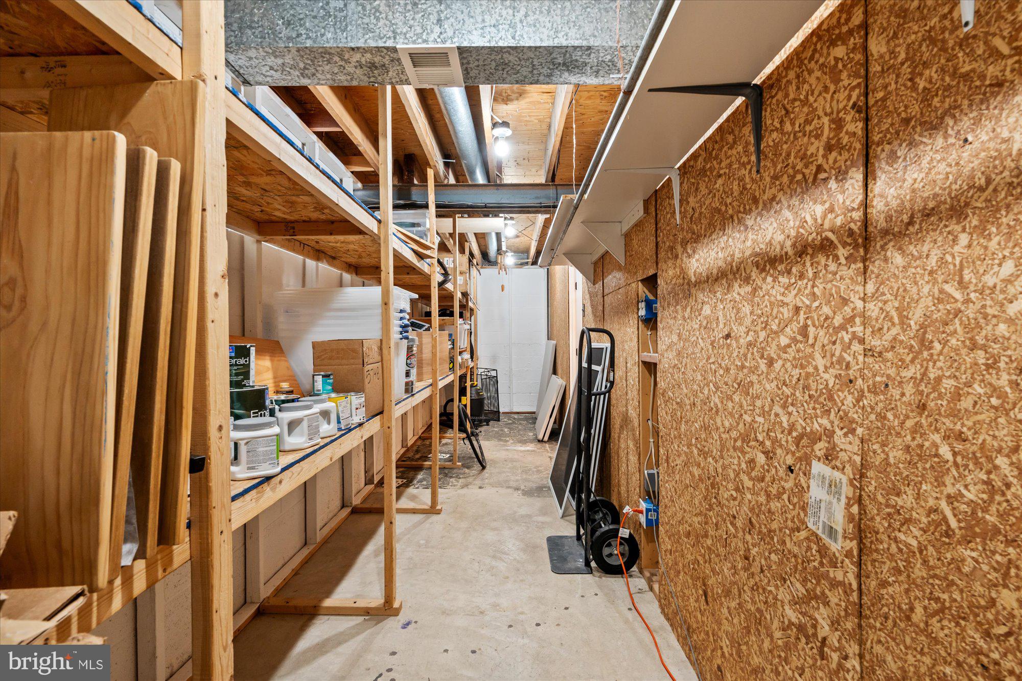 6123 BEECH TREE DRIVE