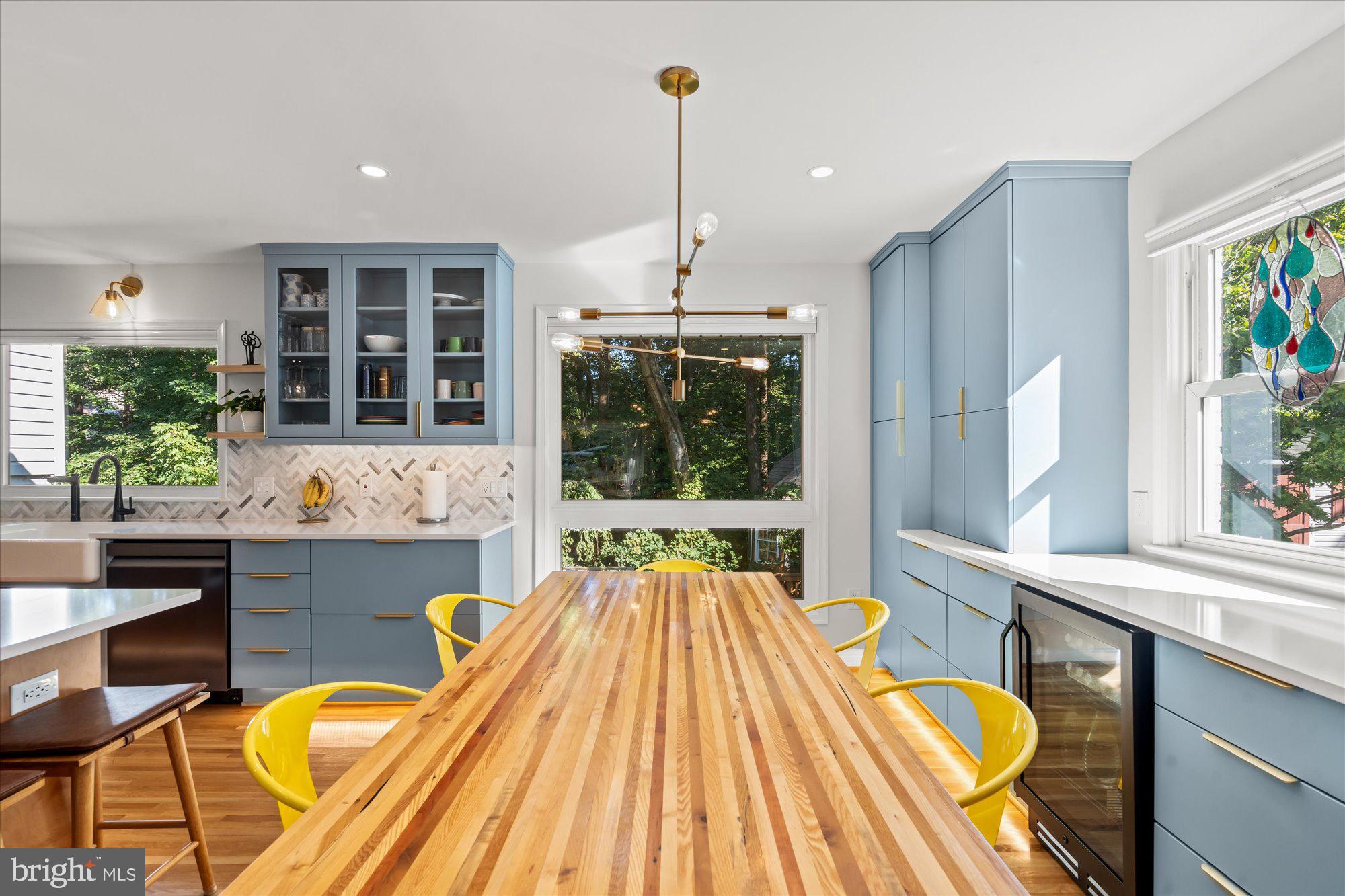 6123 BEECH TREE DRIVE