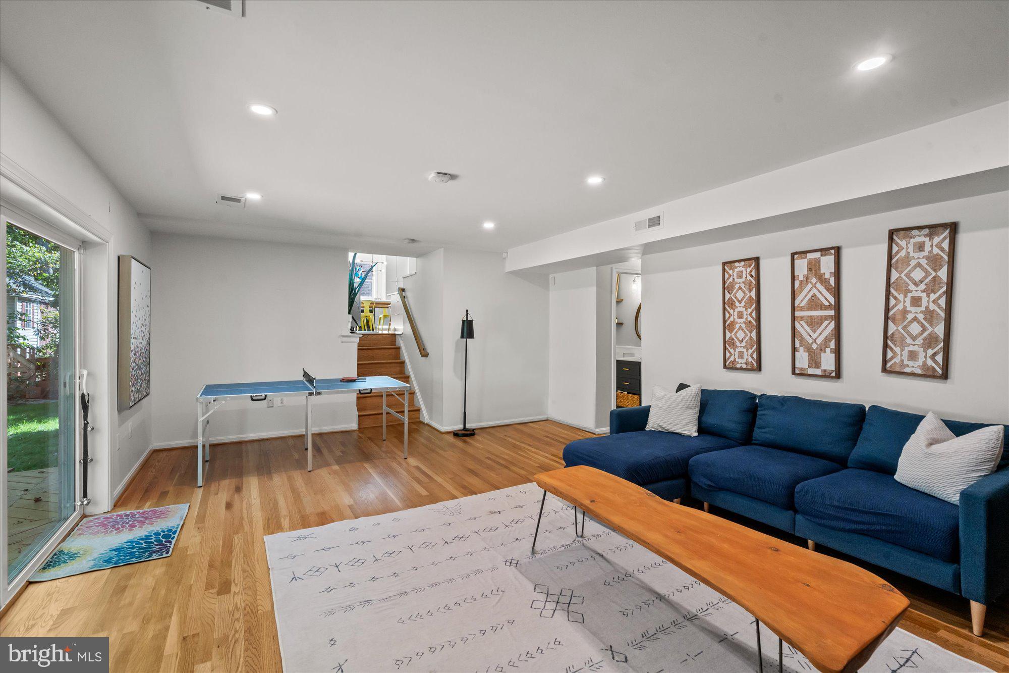 6123 BEECH TREE DRIVE