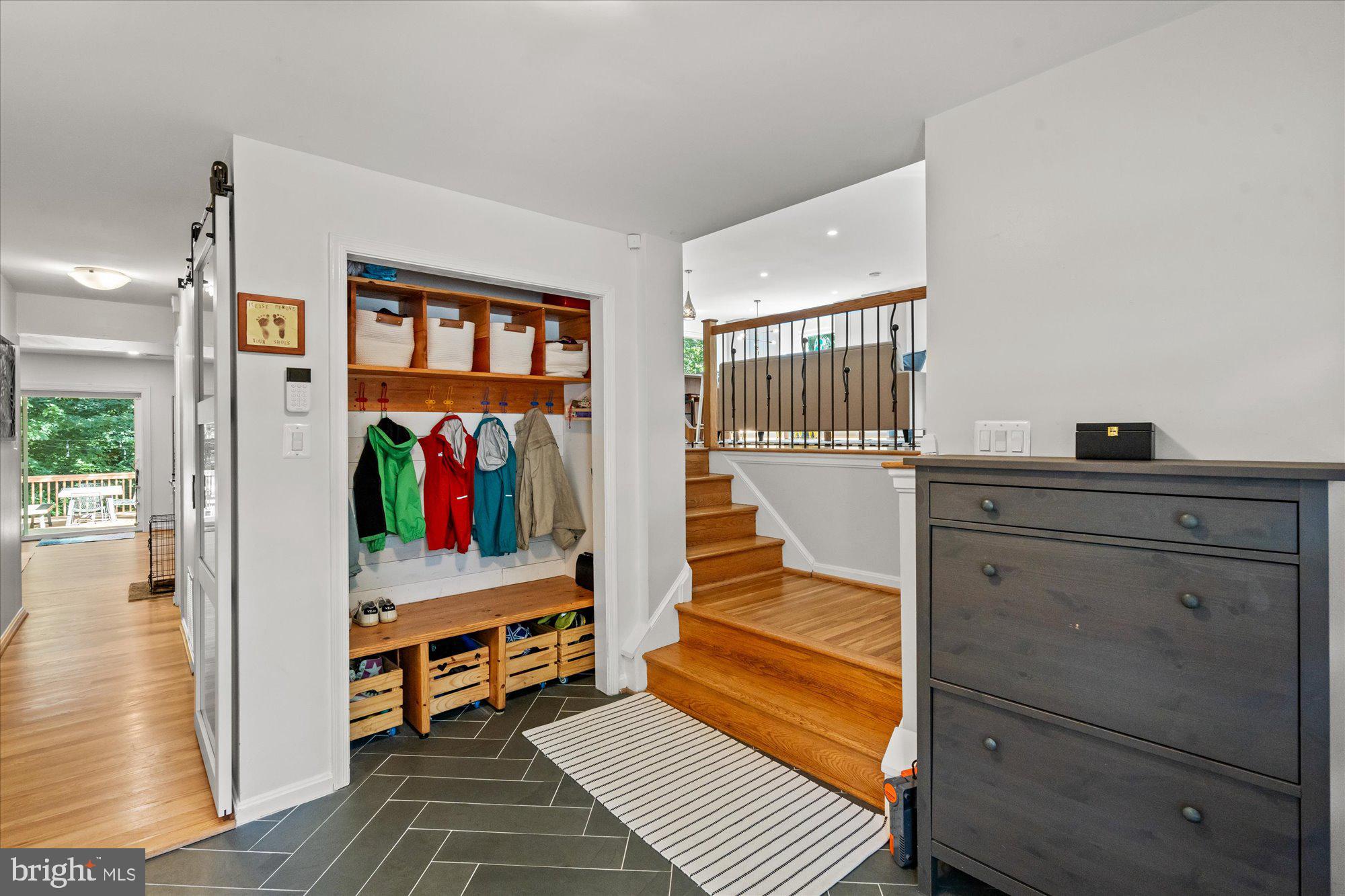 6123 BEECH TREE DRIVE