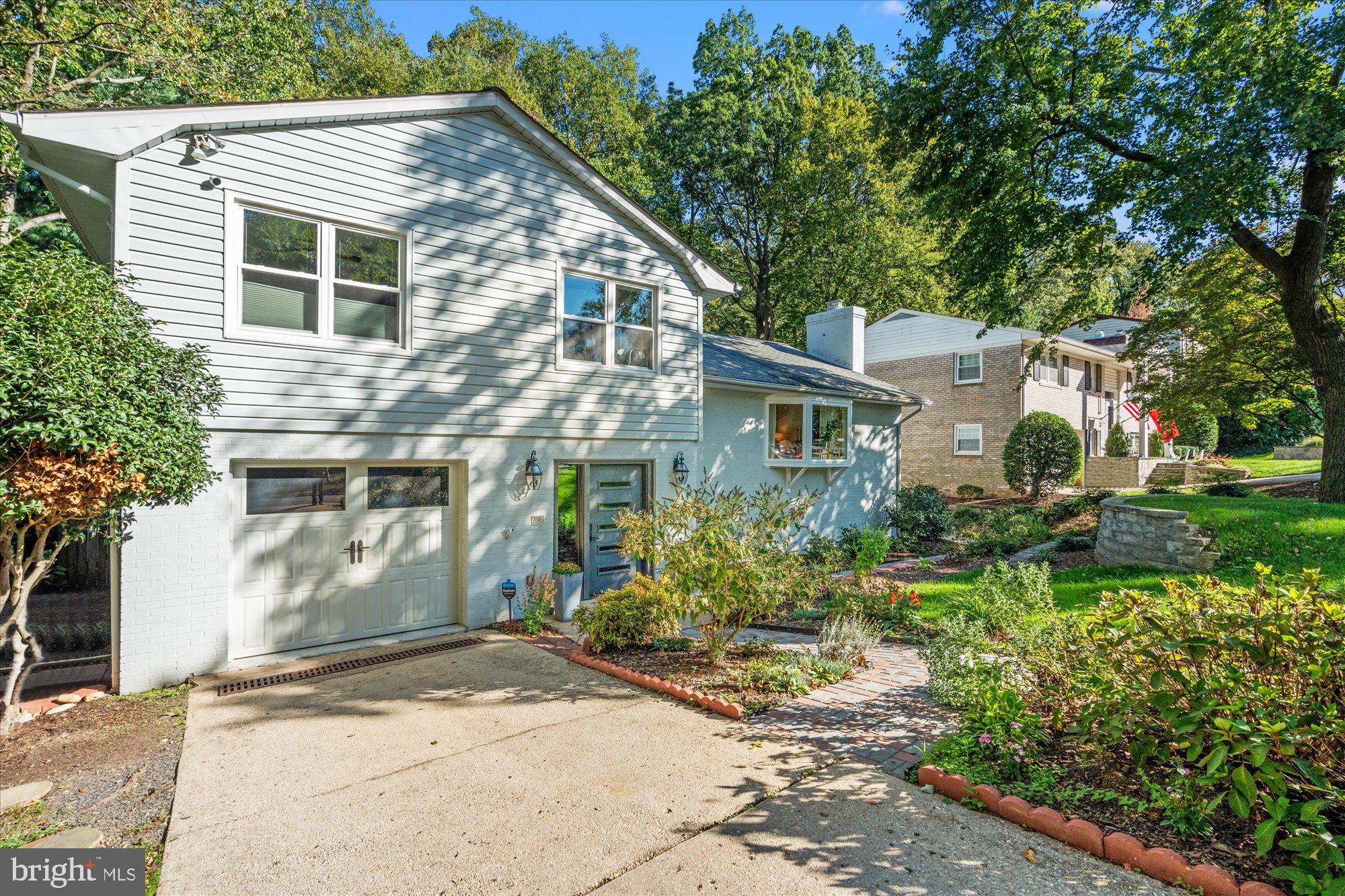 6123 BEECH TREE DRIVE