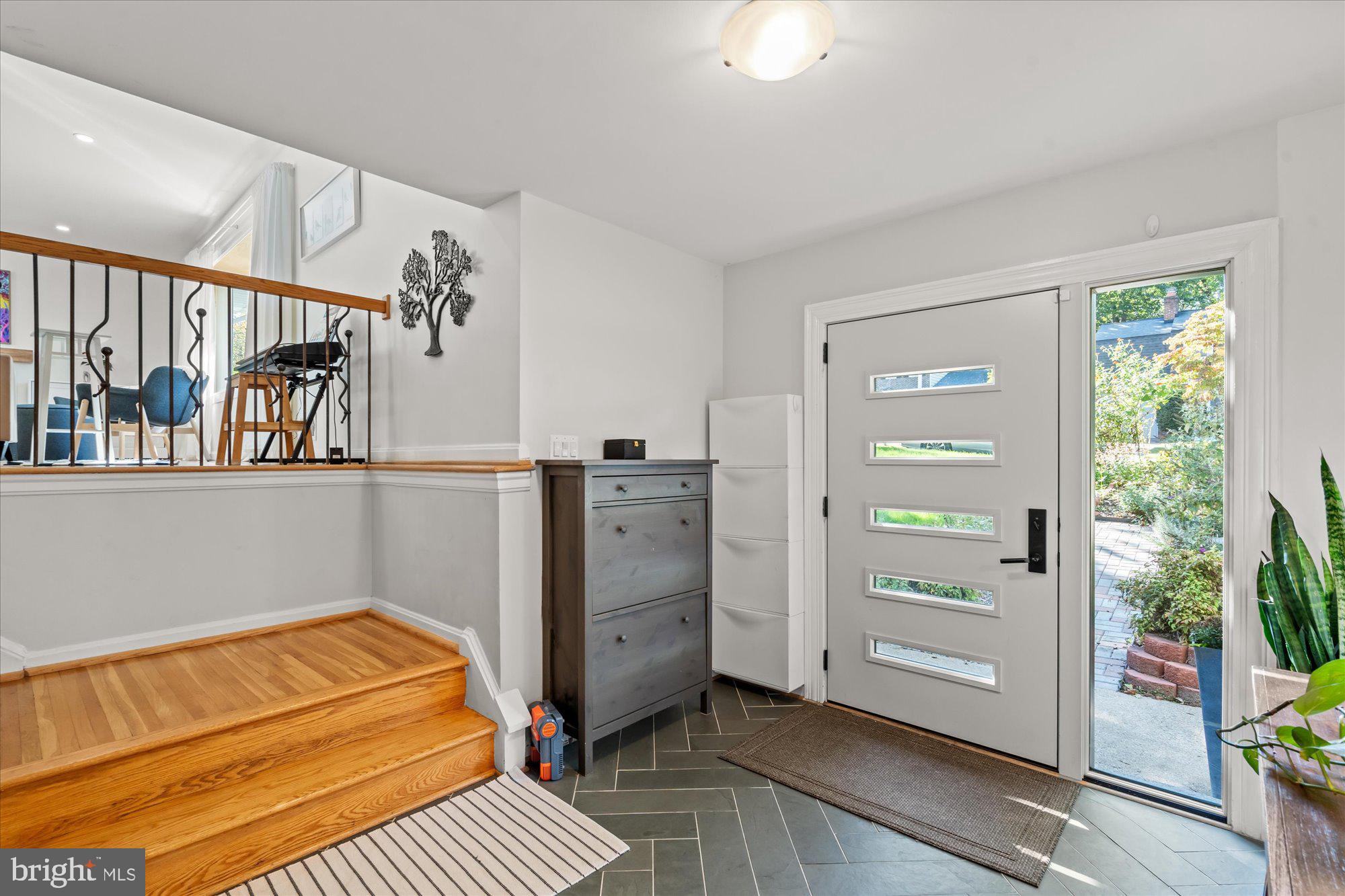 6123 BEECH TREE DRIVE