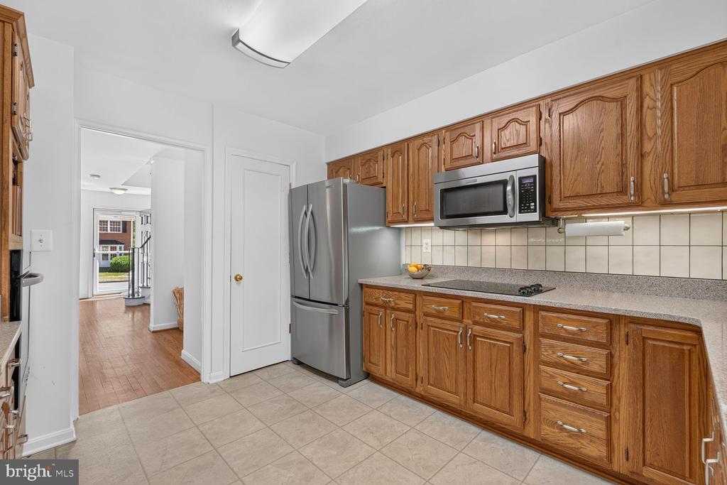 8312 WICKHAM ROAD