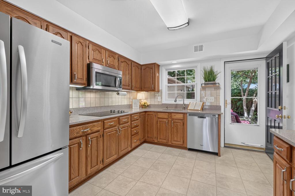 8312 WICKHAM ROAD