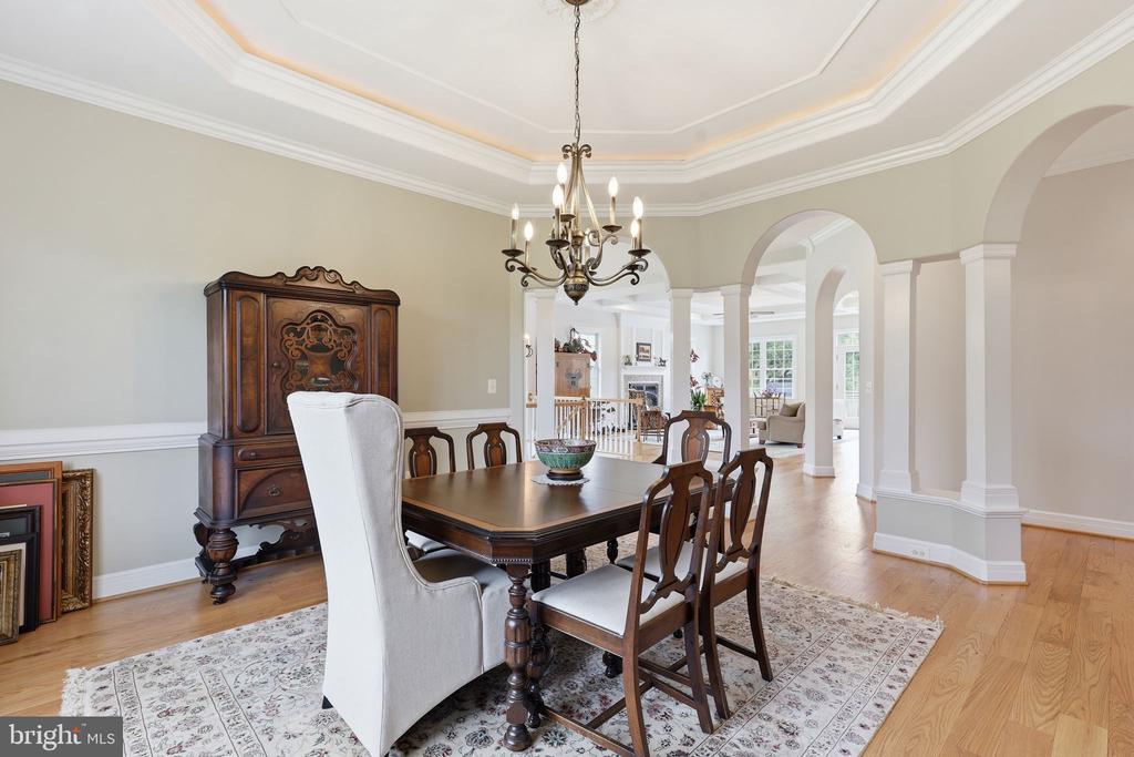 21 MERIDAN LANE