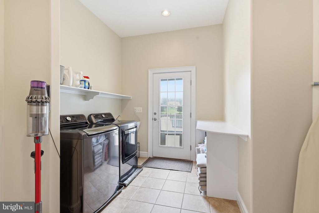 21 MERIDAN LANE