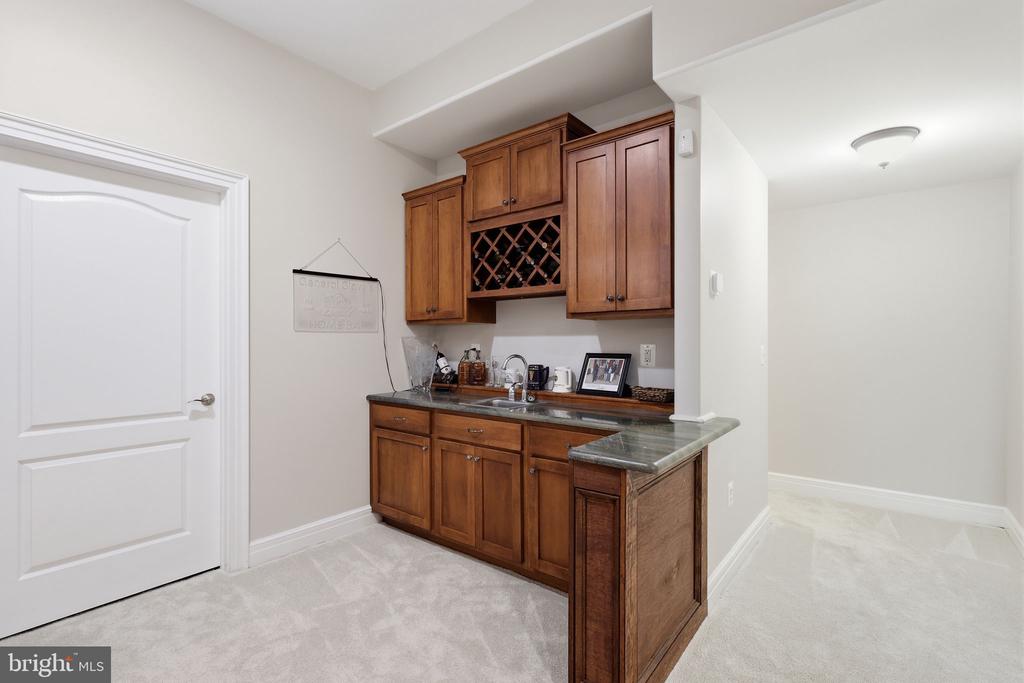 21 MERIDAN LANE