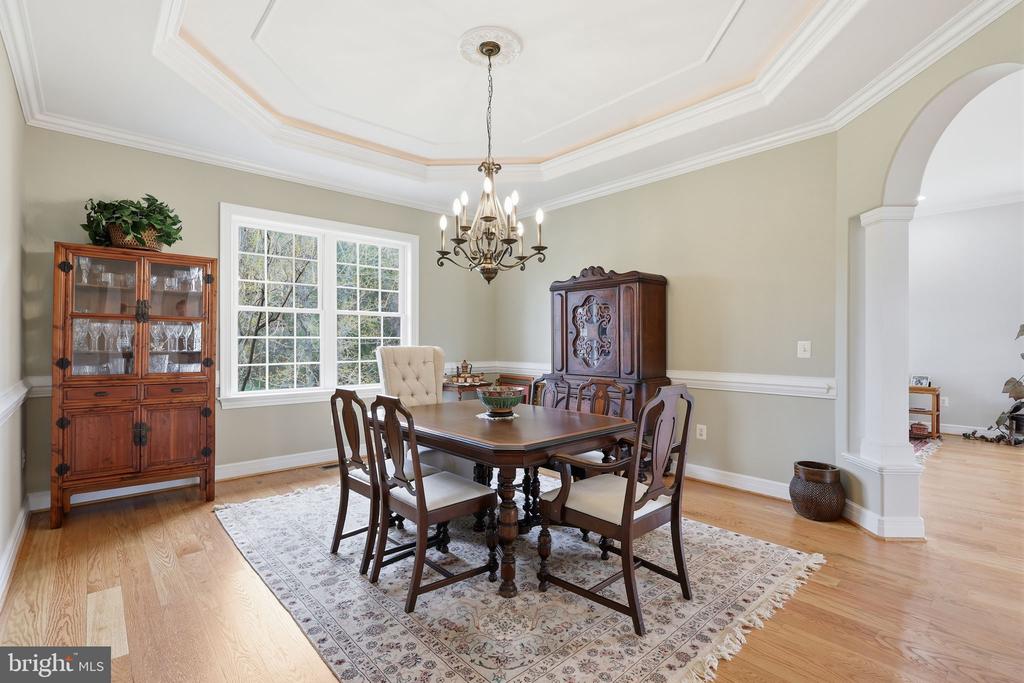 21 MERIDAN LANE