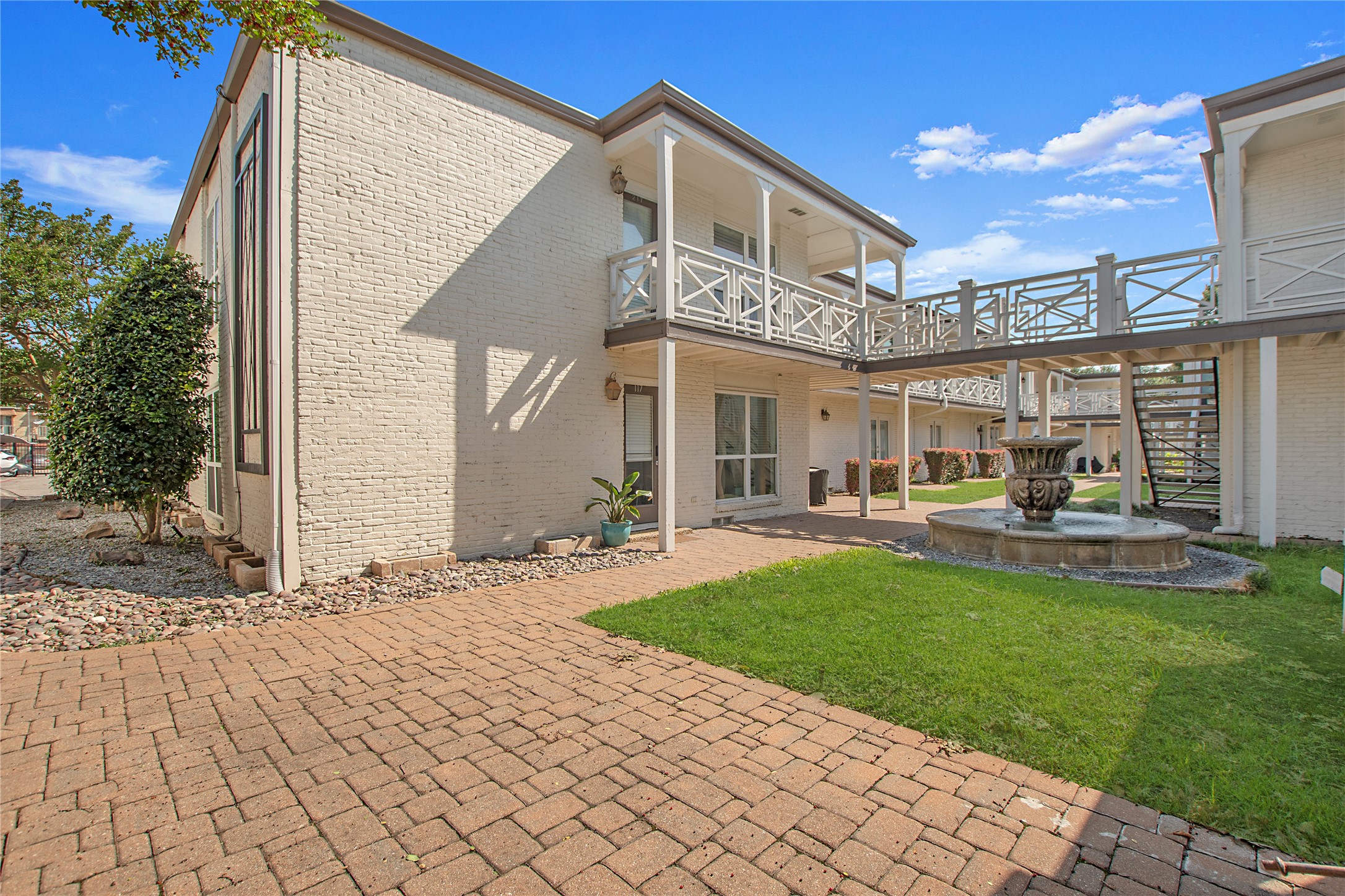 5911 E University Boulevard 208