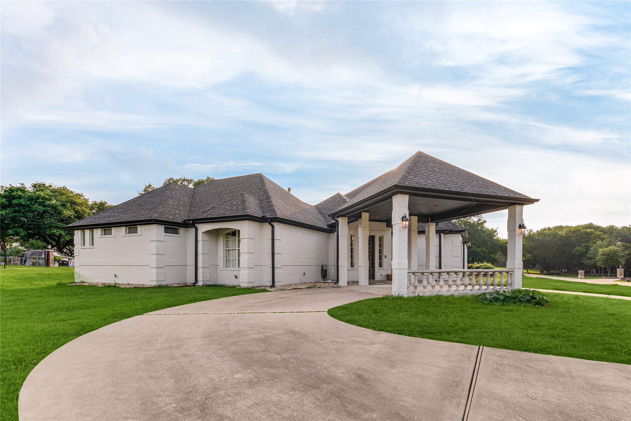 1016 Santiago Trail
