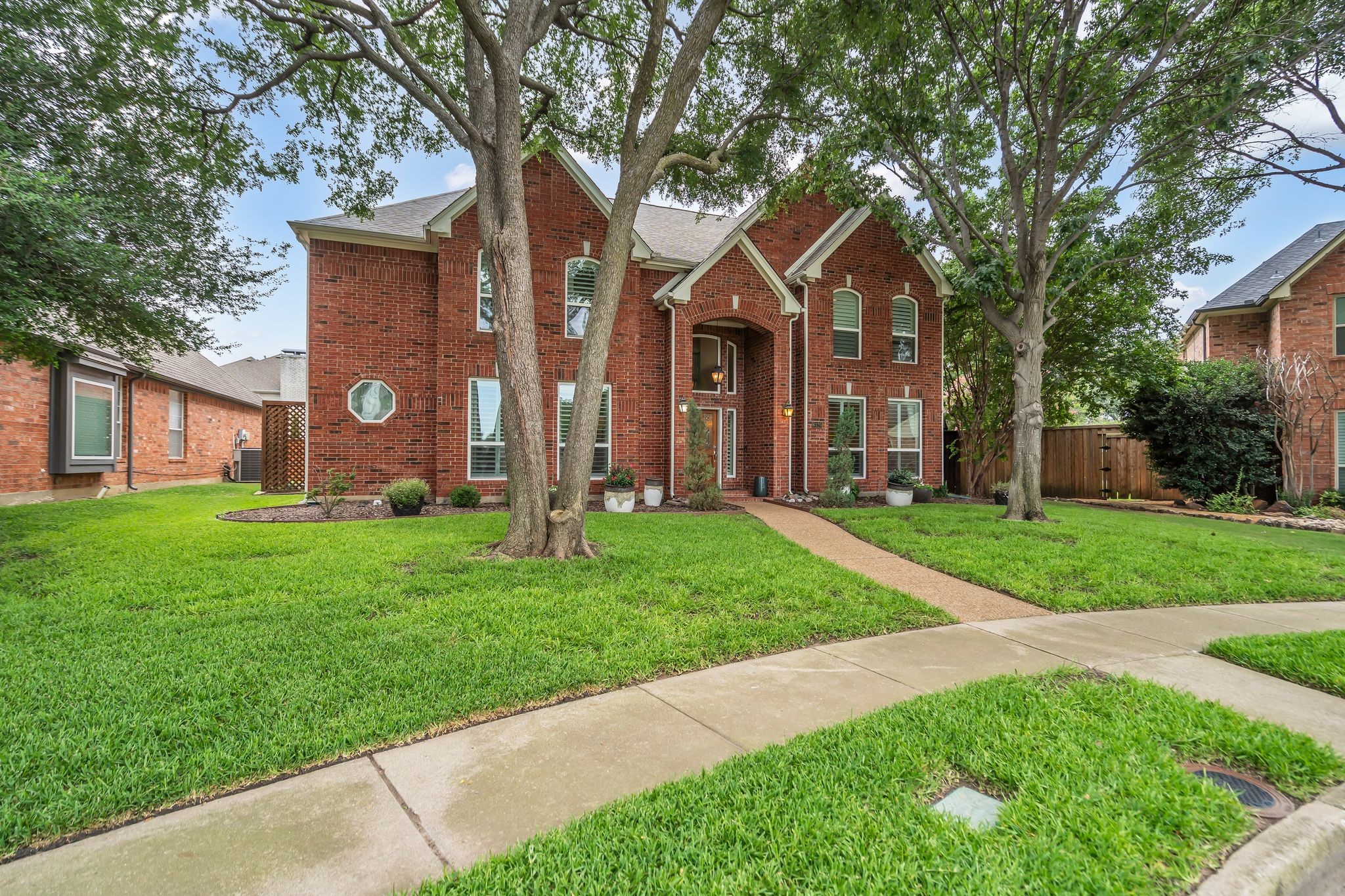 6120 Brookhollow Drive