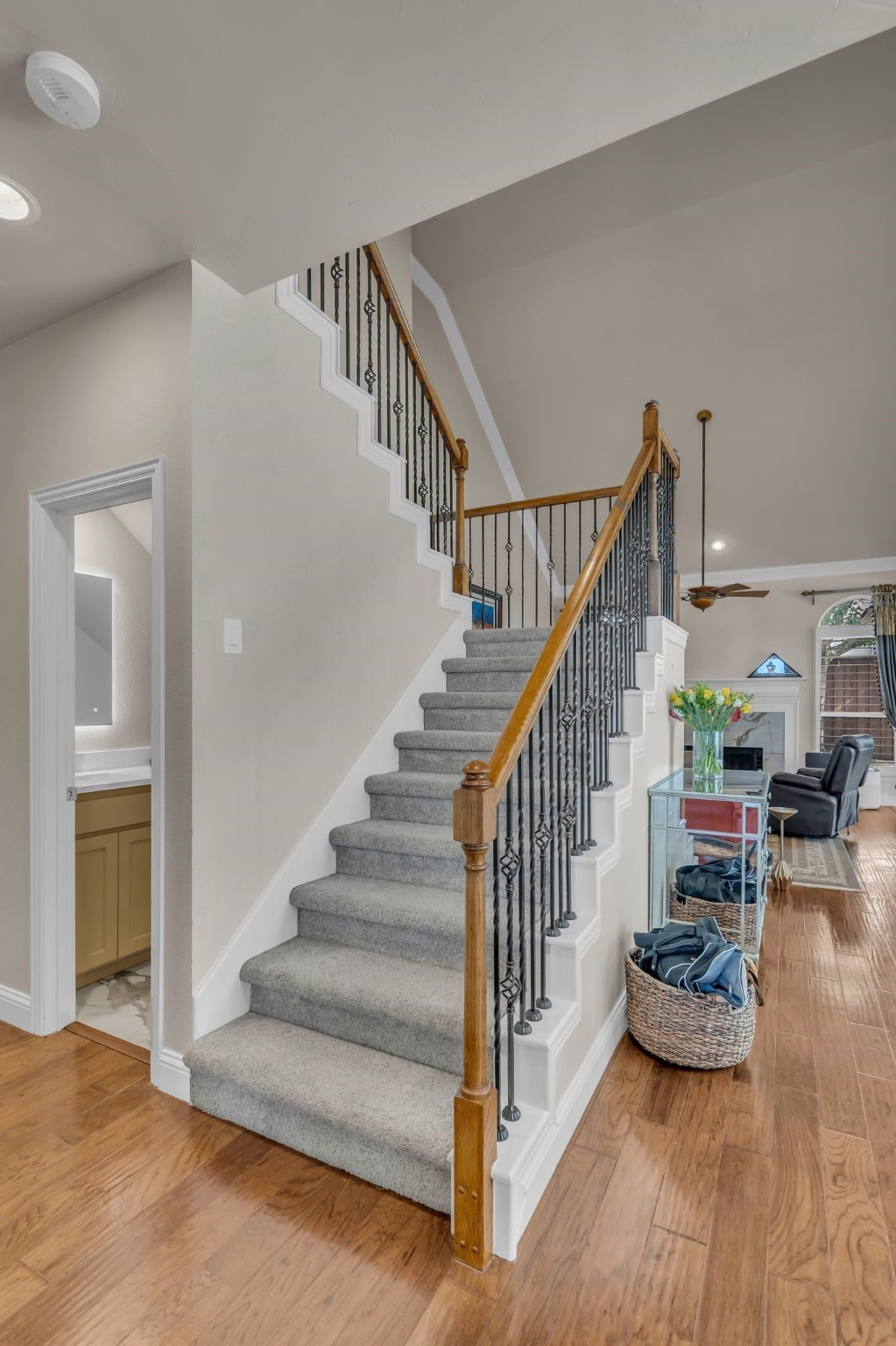 6120 Brookhollow Drive