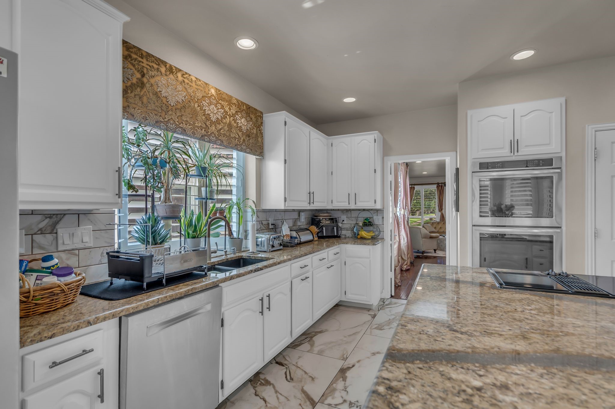 6120 Brookhollow Drive