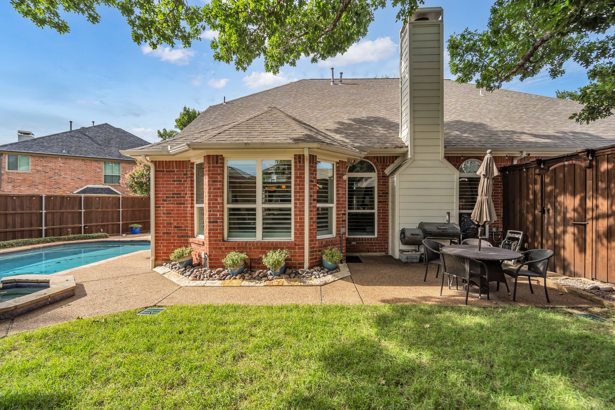 6120 Brookhollow Drive