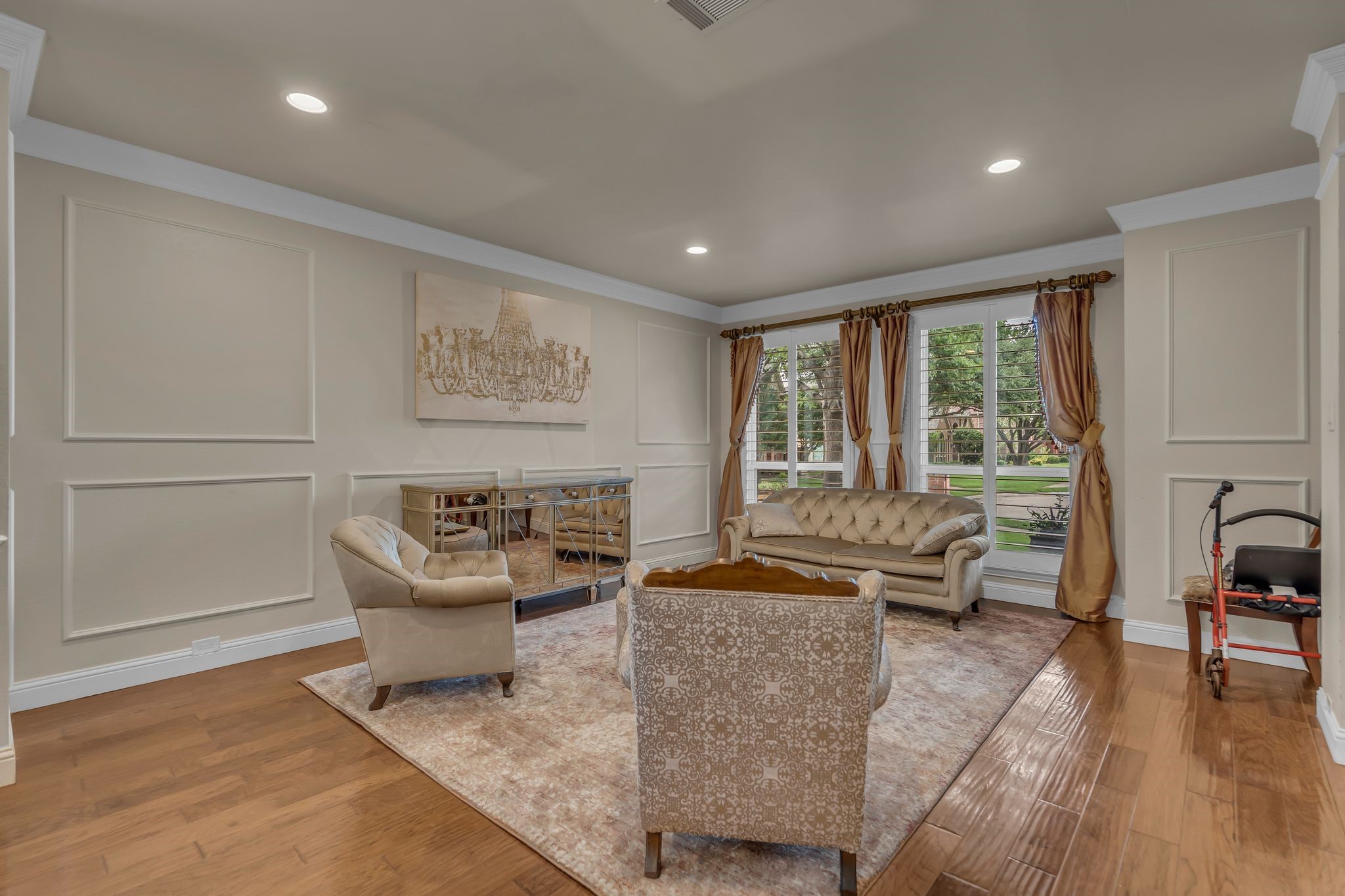 6120 Brookhollow Drive