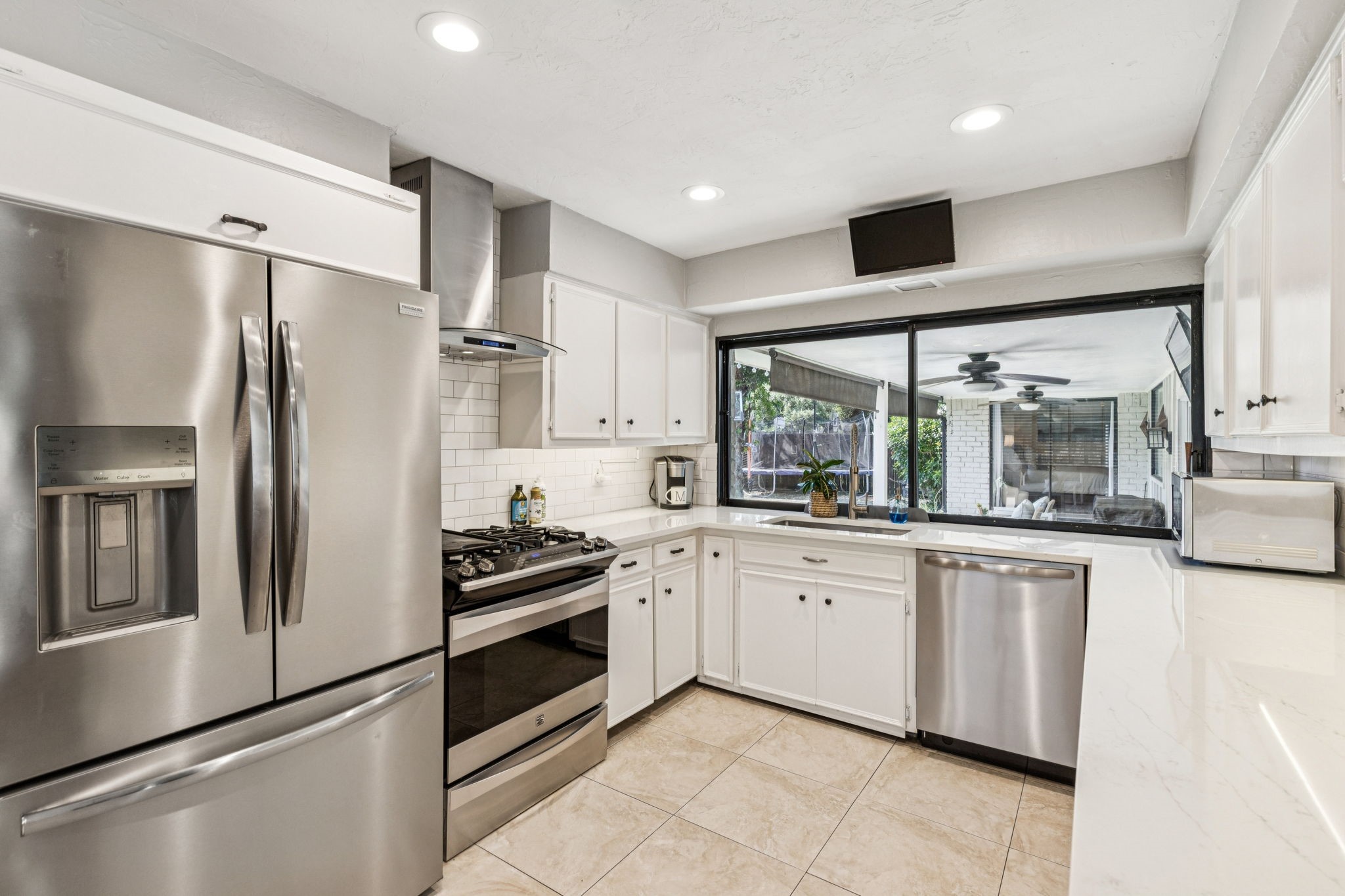 10010 Cromwell Drive