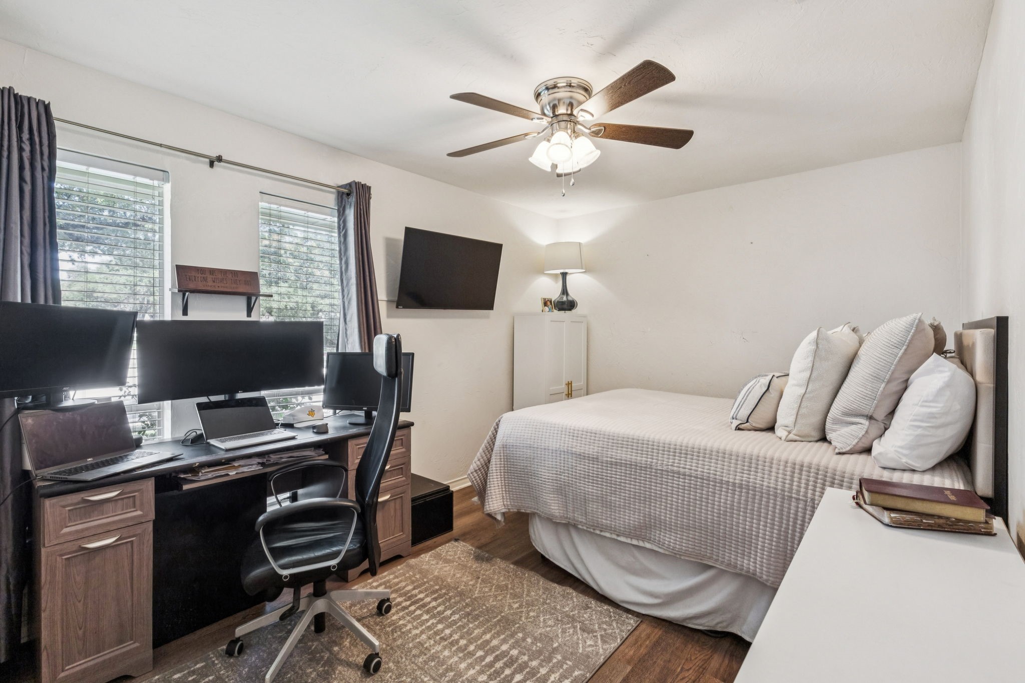 10010 Cromwell Drive