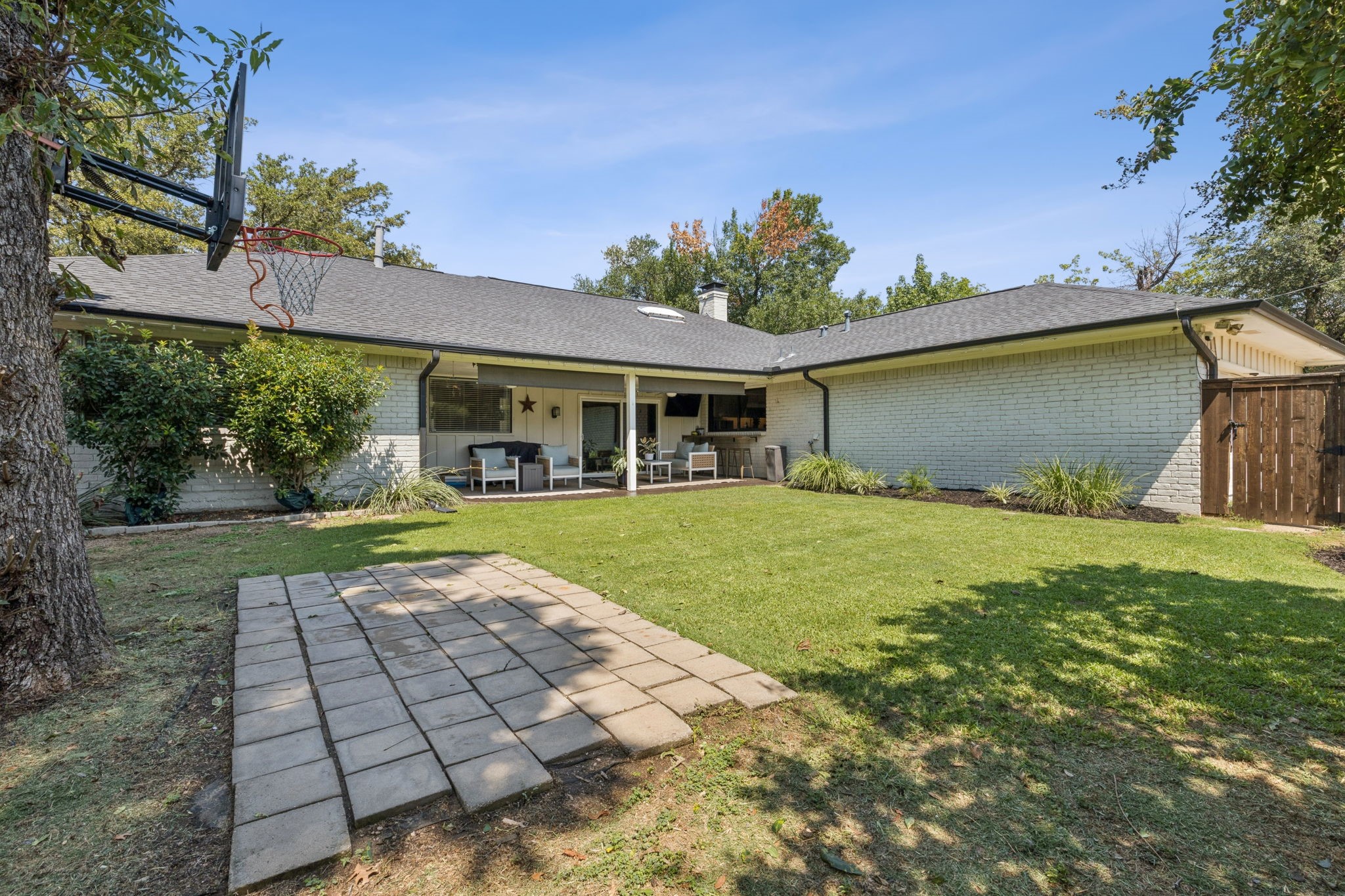 10010 Cromwell Drive