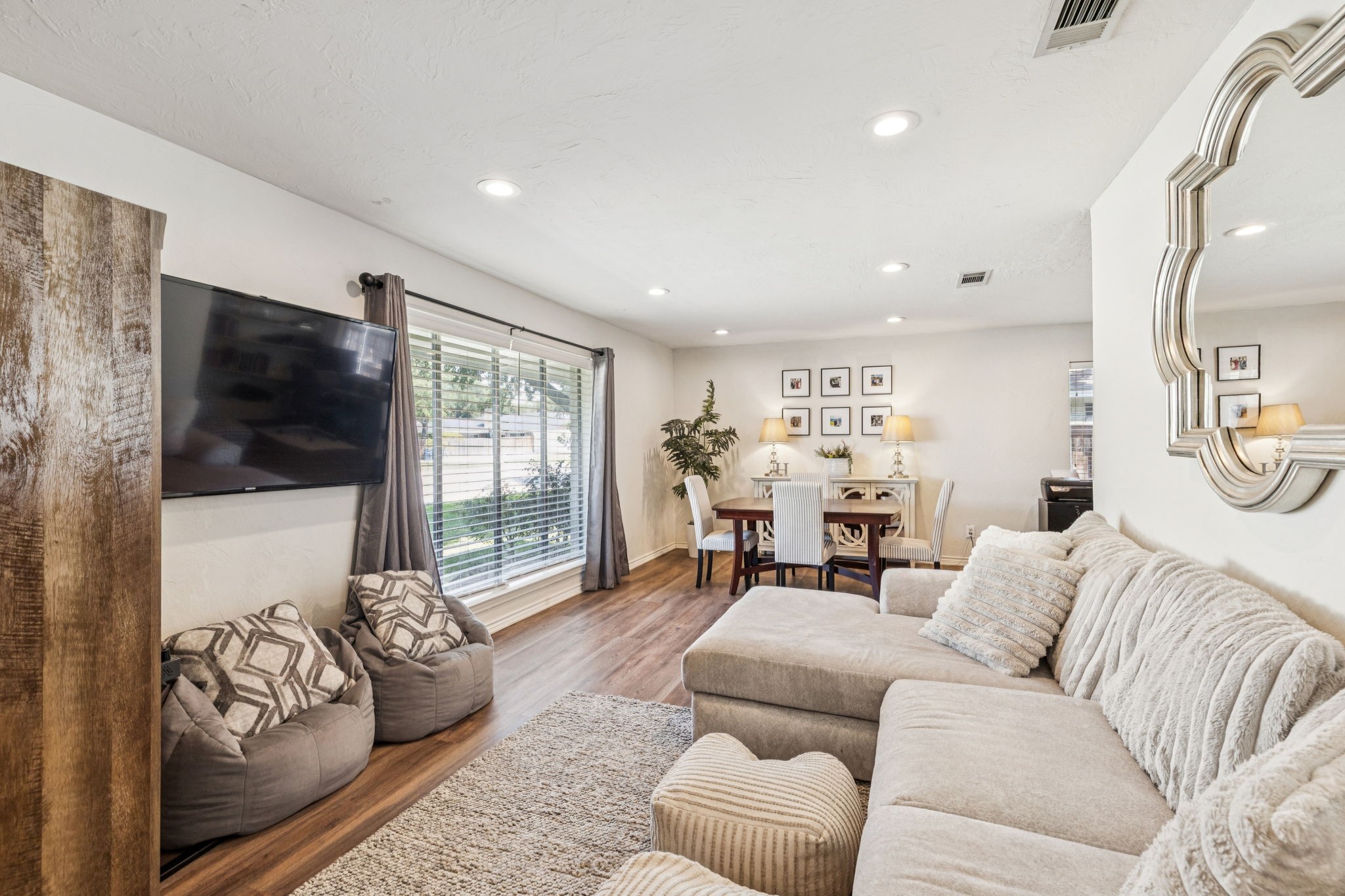 10010 Cromwell Drive