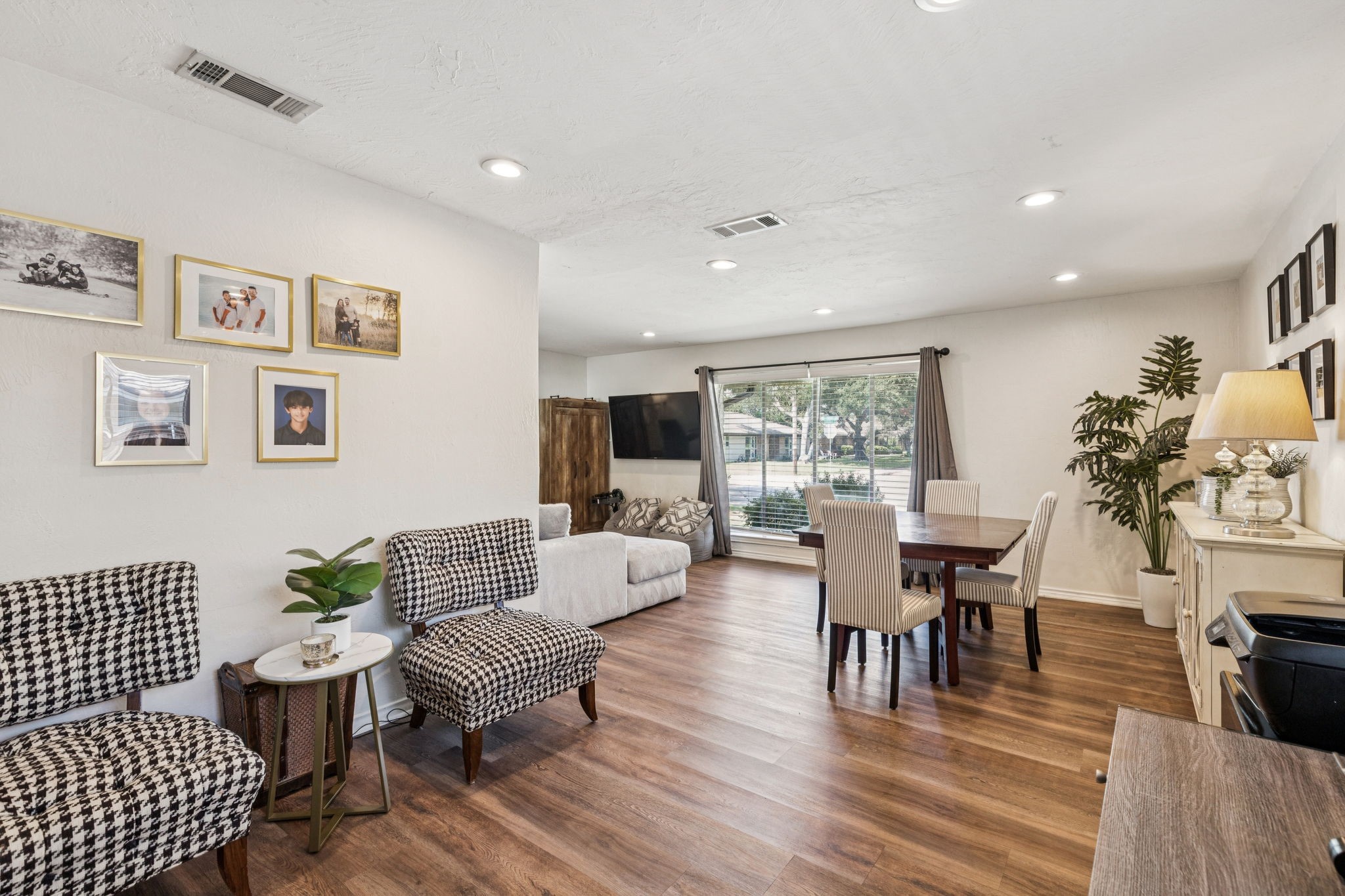 10010 Cromwell Drive