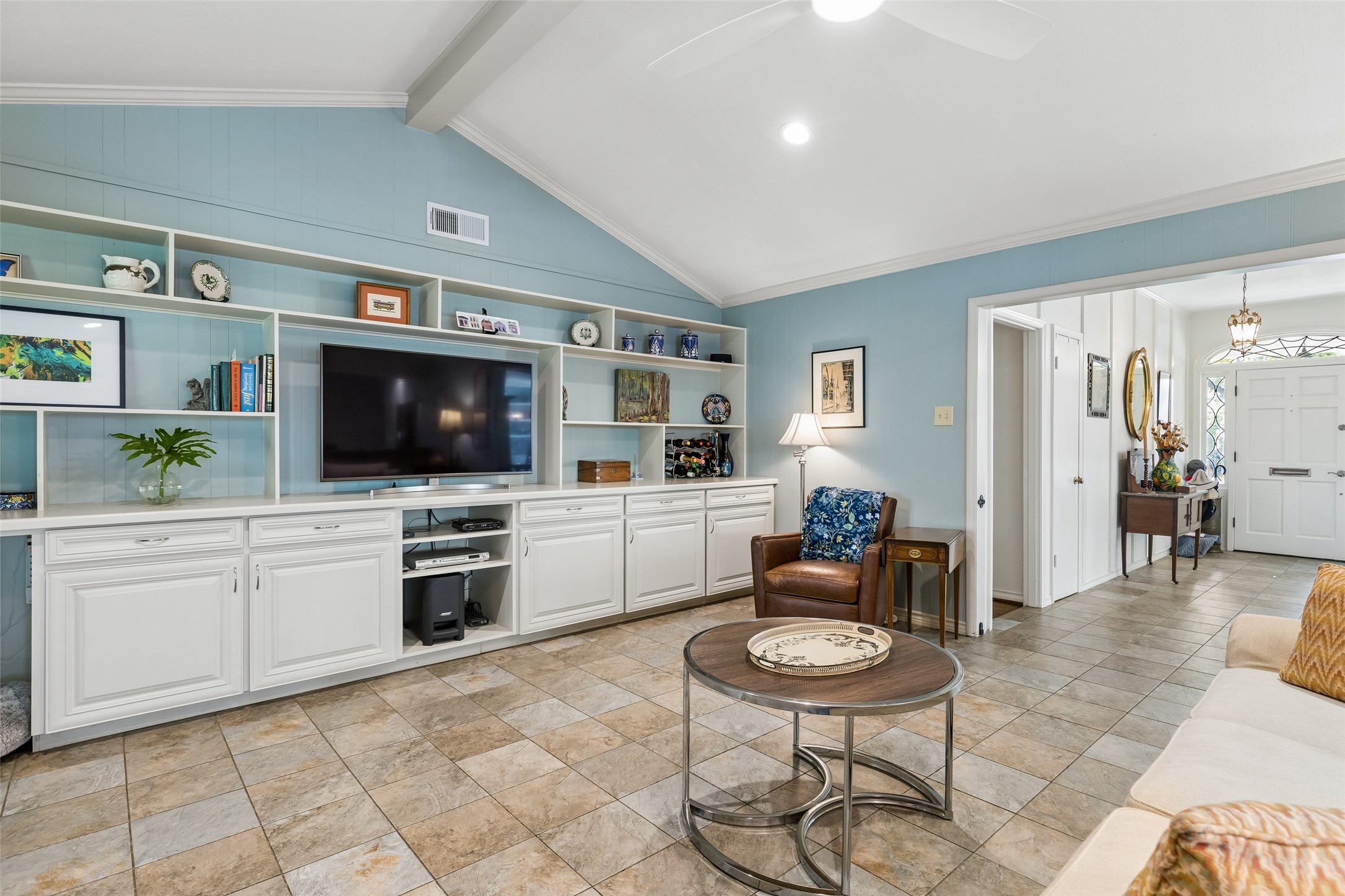 11122 Candlelight Lane