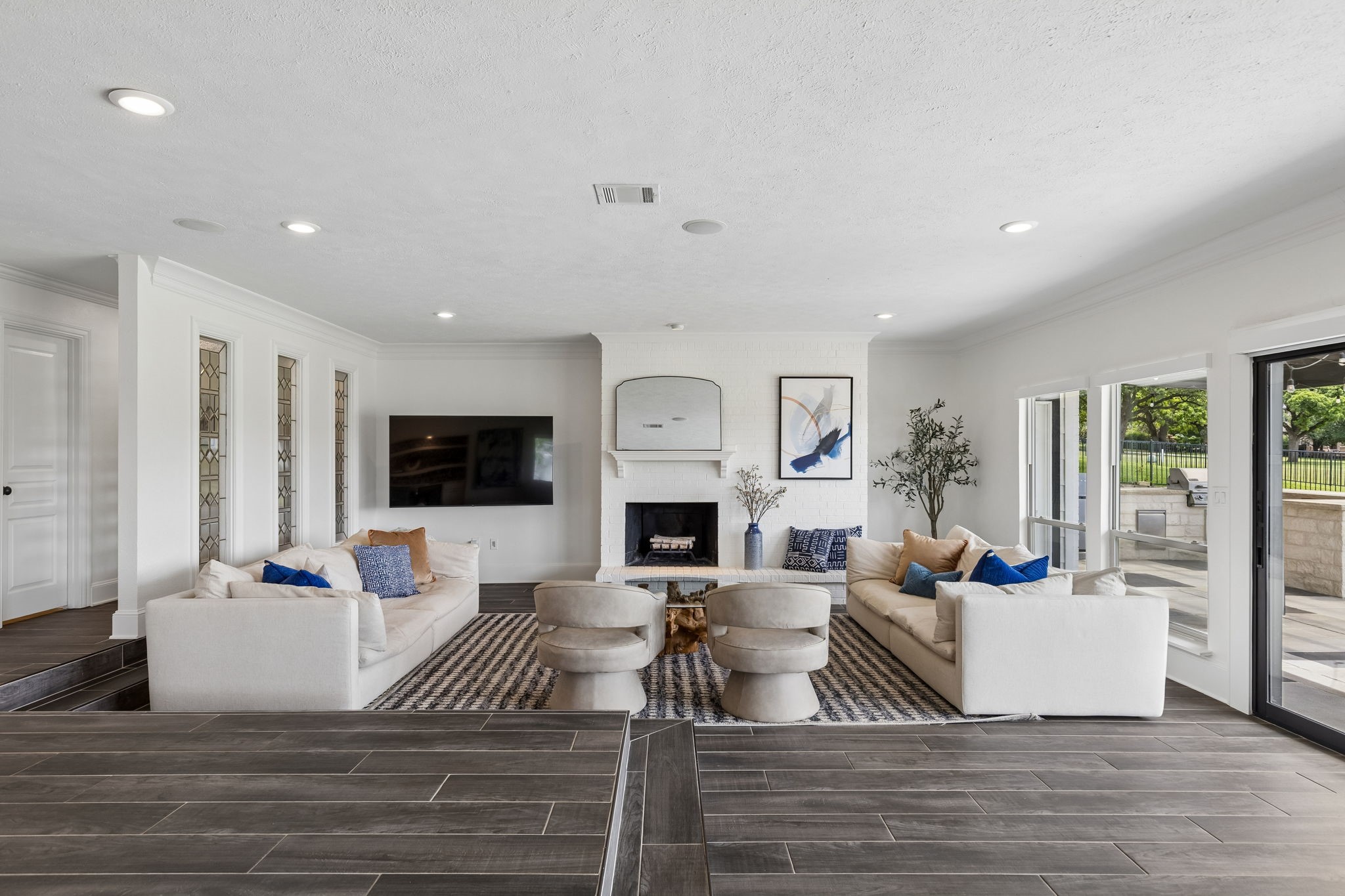 301 Hill Lane