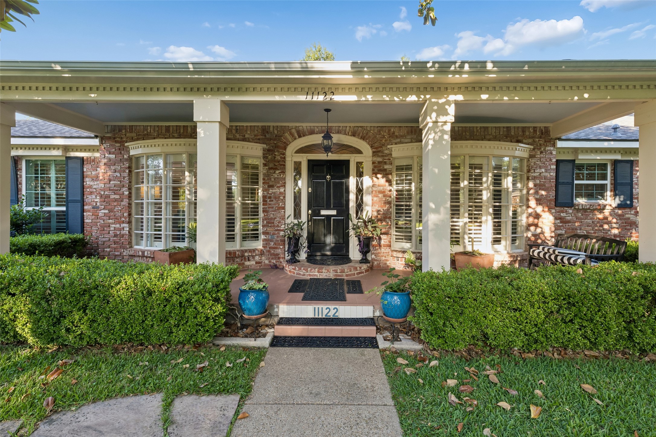 11122 Candlelight Lane
