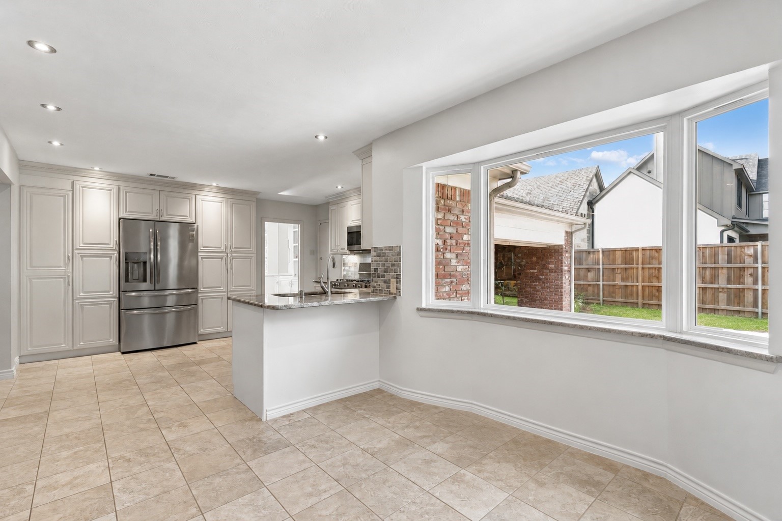 11122 Candlelight Lane