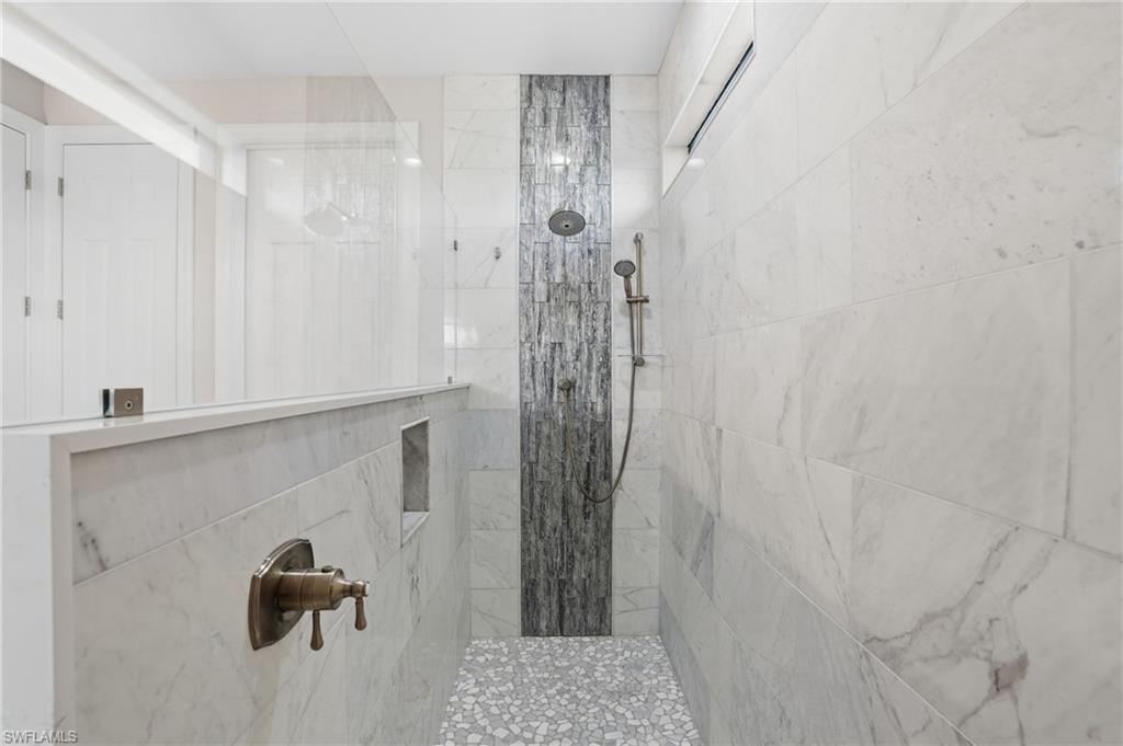 11001 Castlereagh ST