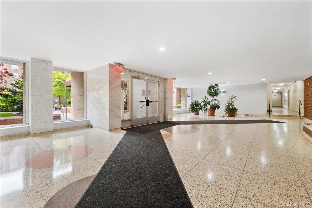 2 Sadore Lane Unit: 1V