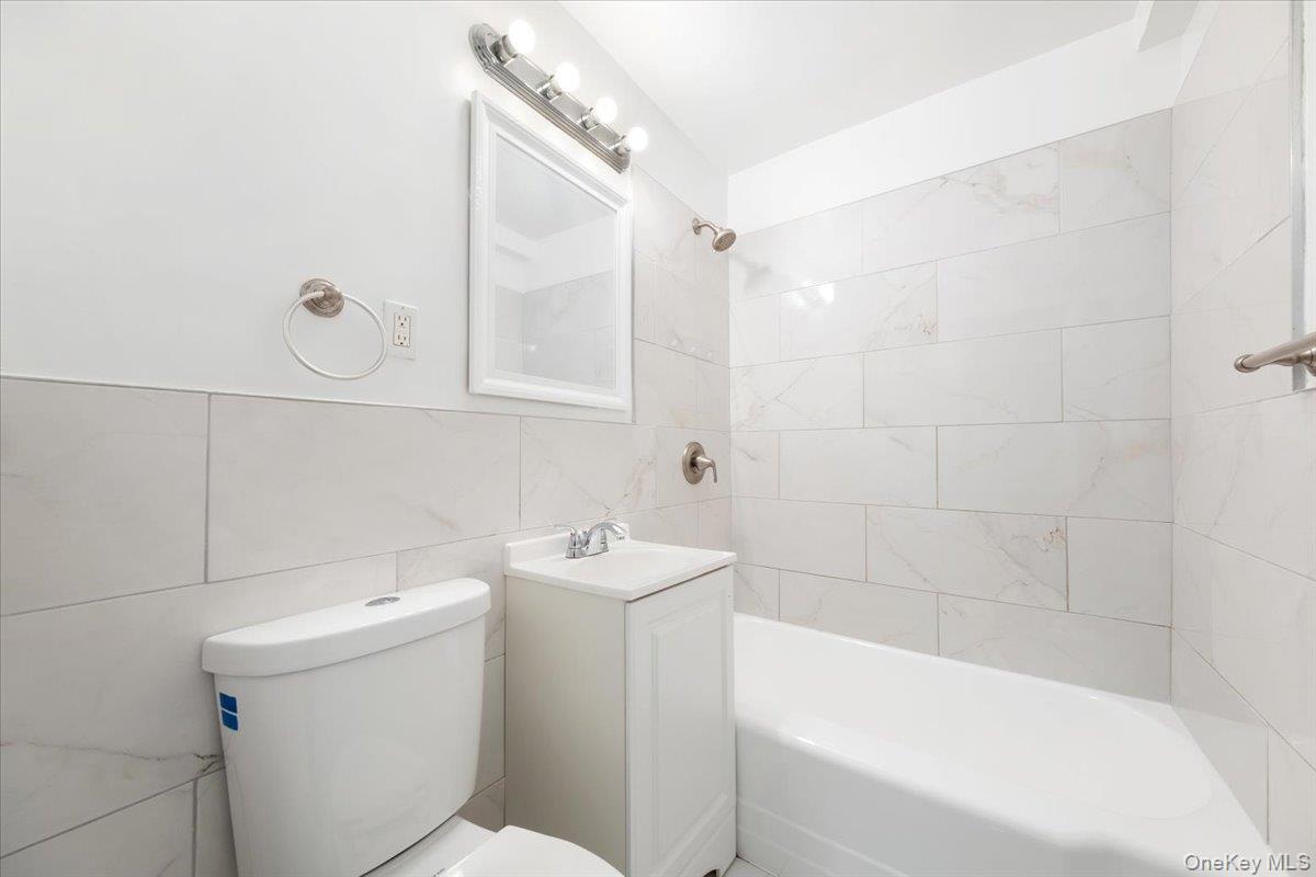 2 Sadore Lane Unit: 1V