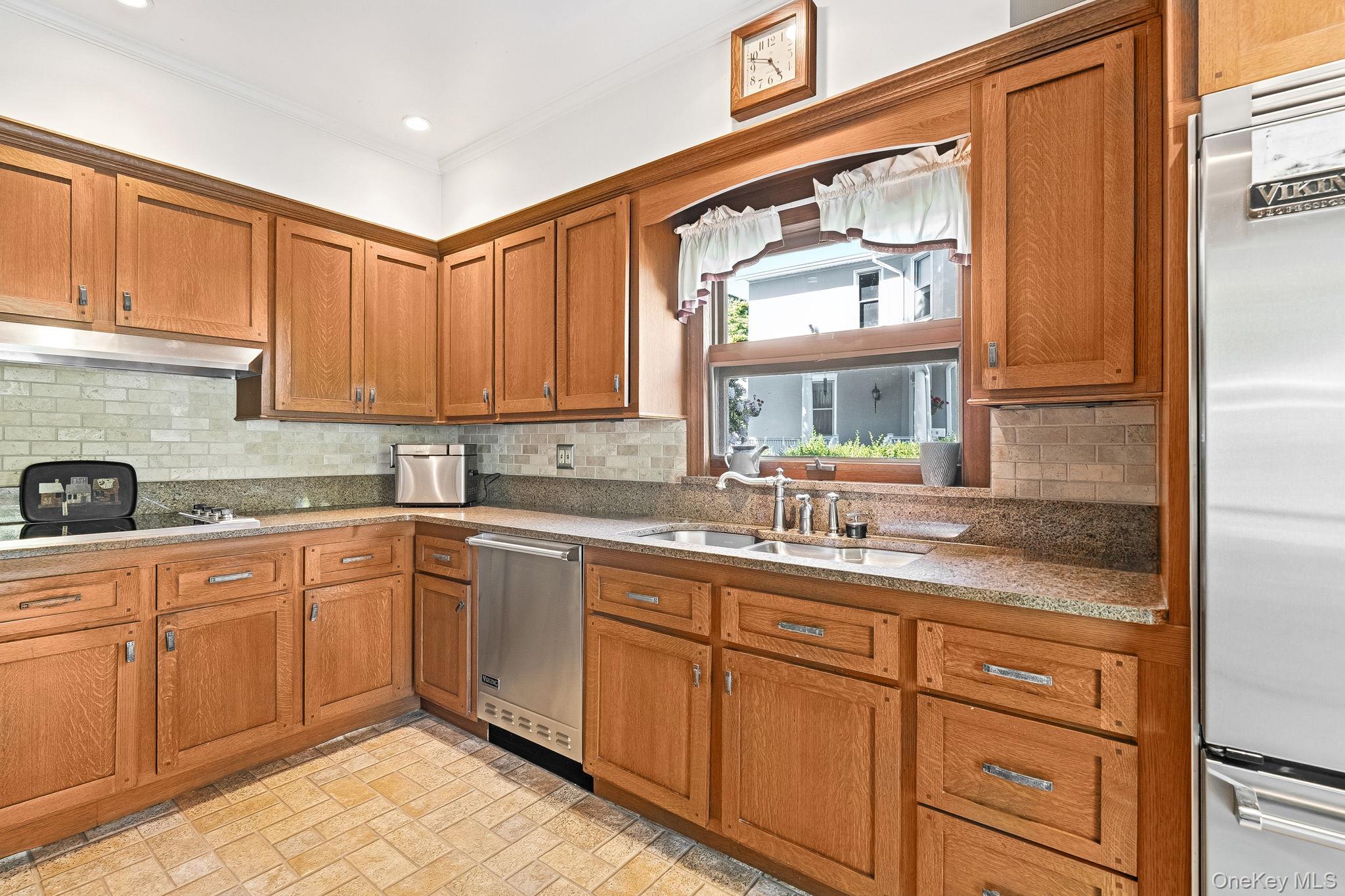 13 Ridgeview Avenue