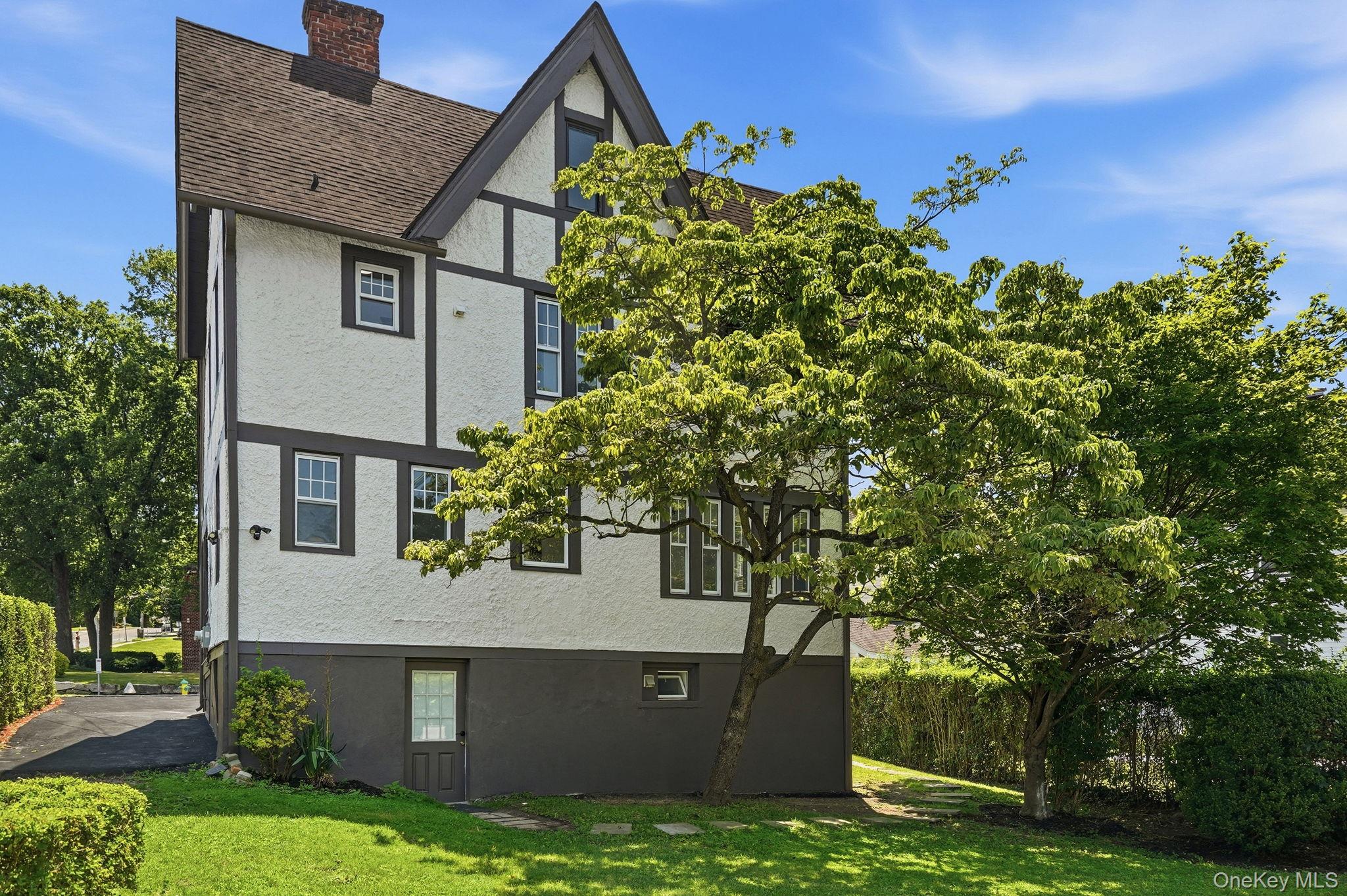 184 W Post Road