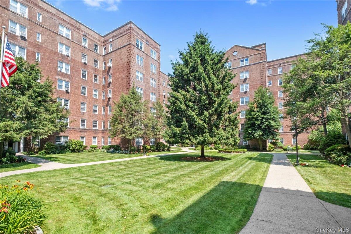 90 Bryant Avenue Unit: 2B- Dorset