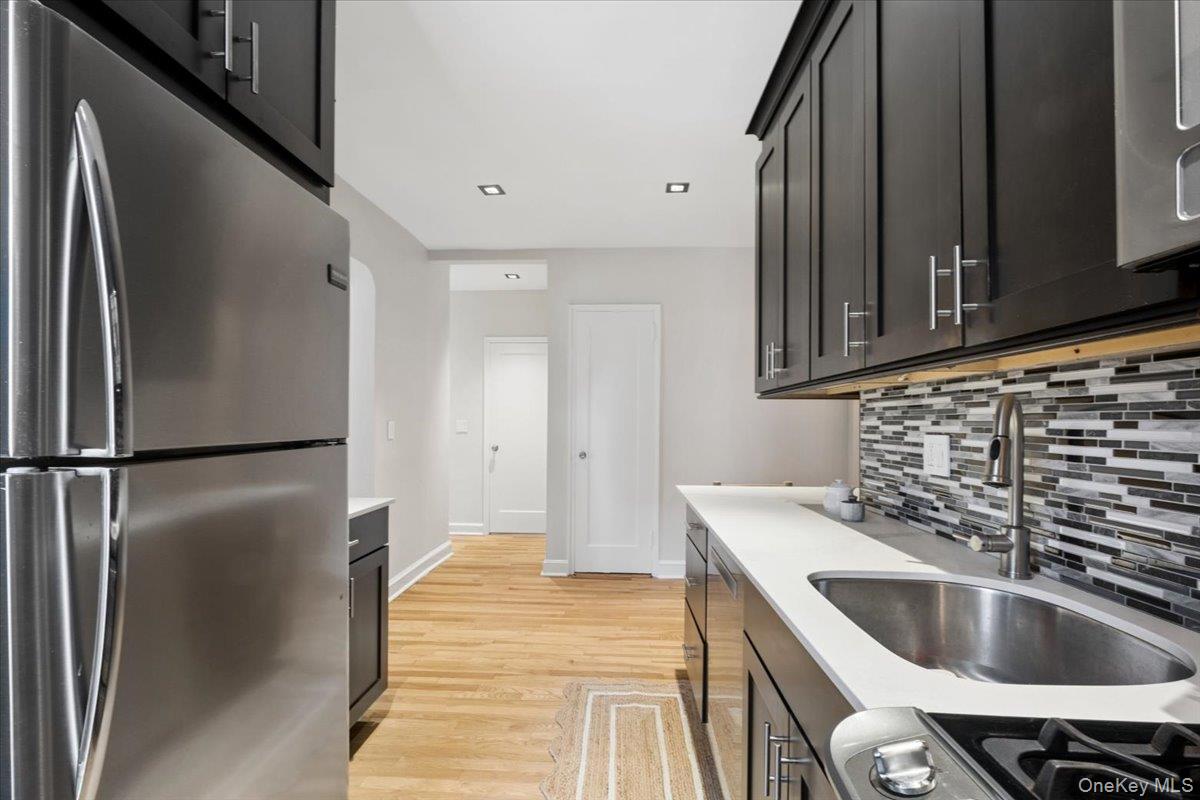 90 Bryant Avenue Unit: 2B- Dorset