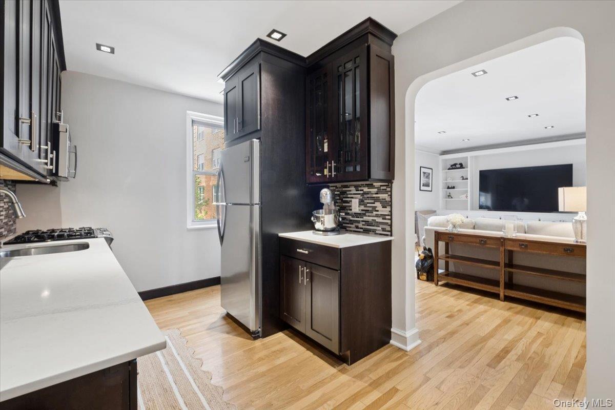 90 Bryant Avenue Unit: 2B- Dorset