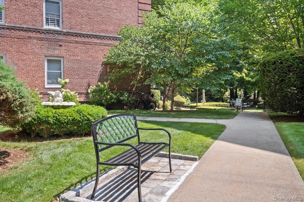 90 Bryant Avenue Unit: 2B- Dorset