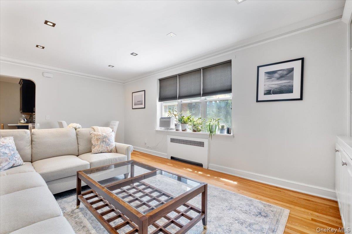 90 Bryant Avenue Unit: 2B- Dorset
