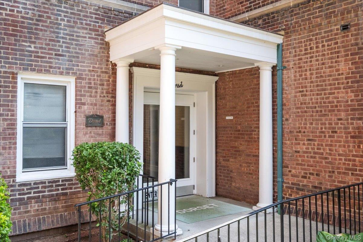90 Bryant Avenue Unit: 2B- Dorset
