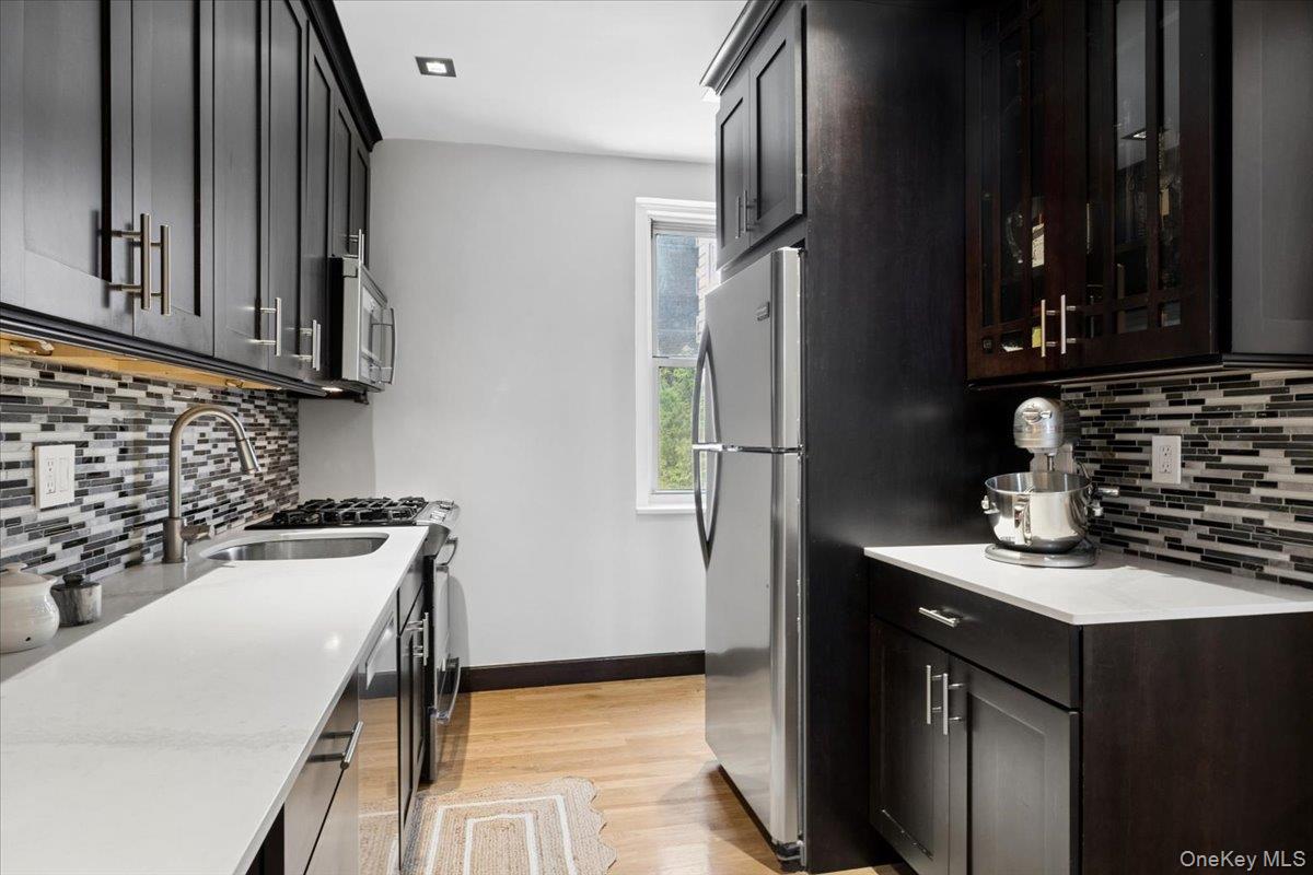 90 Bryant Avenue Unit: 2B- Dorset