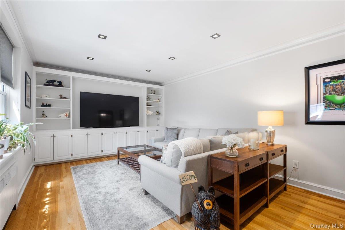 90 Bryant Avenue Unit: 2B- Dorset