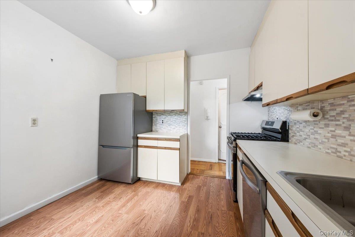 281 Garth Road Unit: #C2H