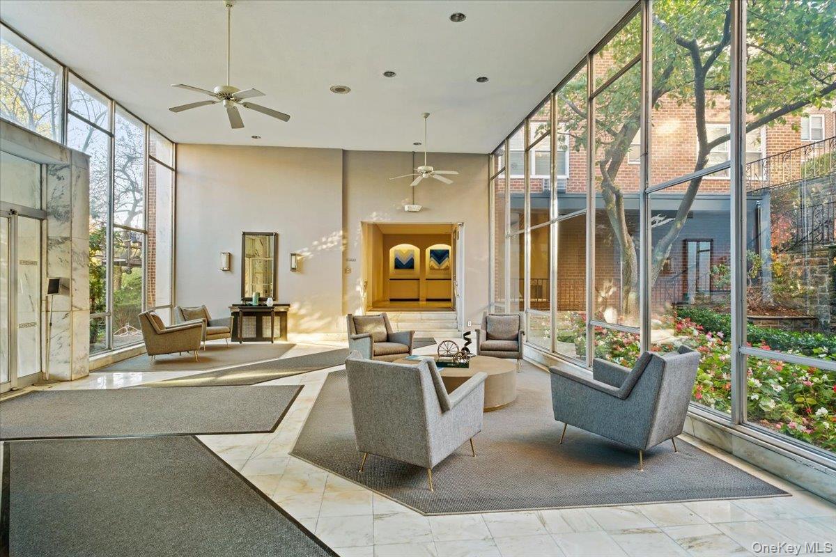 281 Garth Road Unit: #C2H