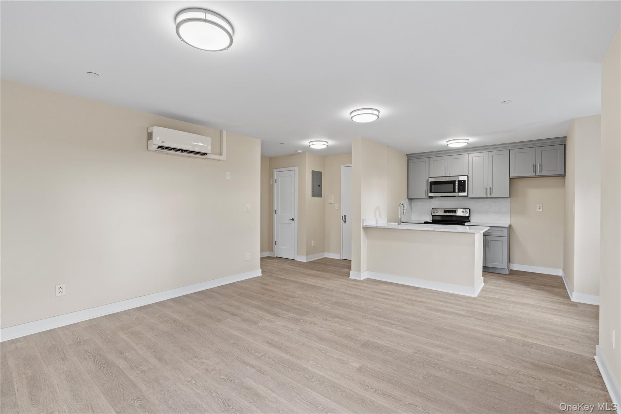 135 Wakefield Avenue Unit: 401
