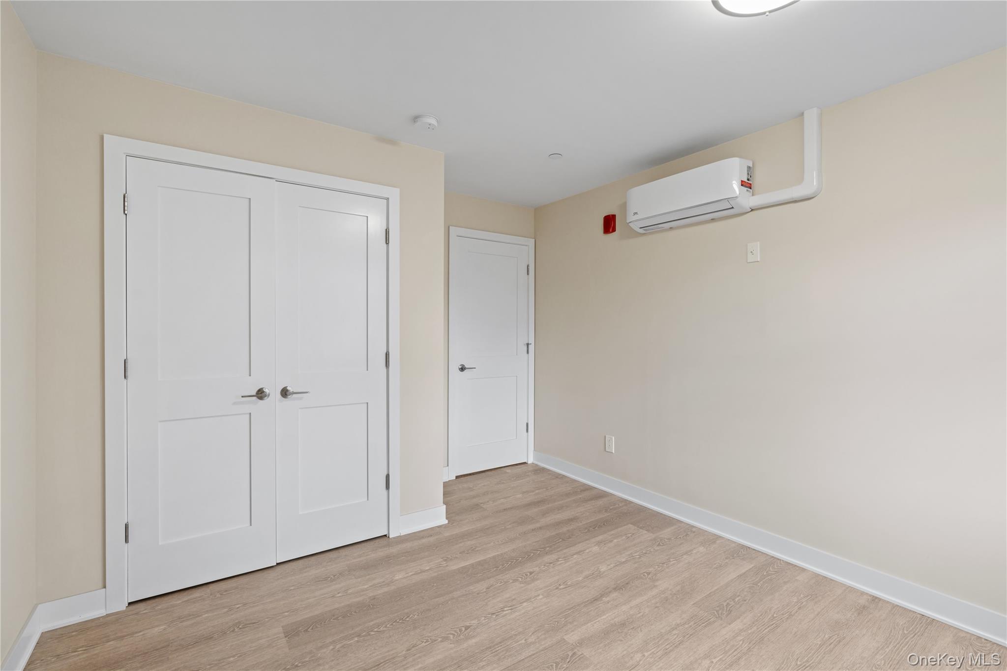 135 Wakefield Avenue Unit: 401