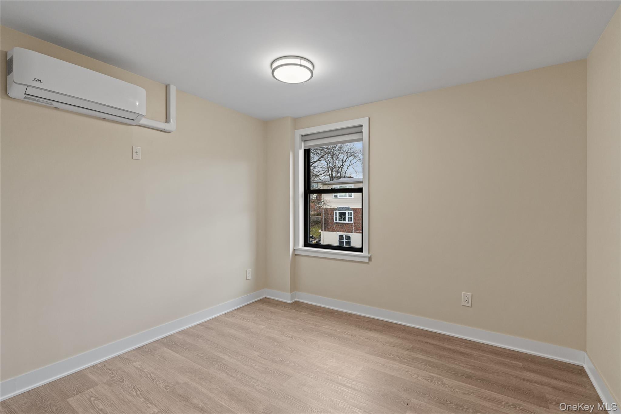 135 Wakefield Avenue Unit: 401