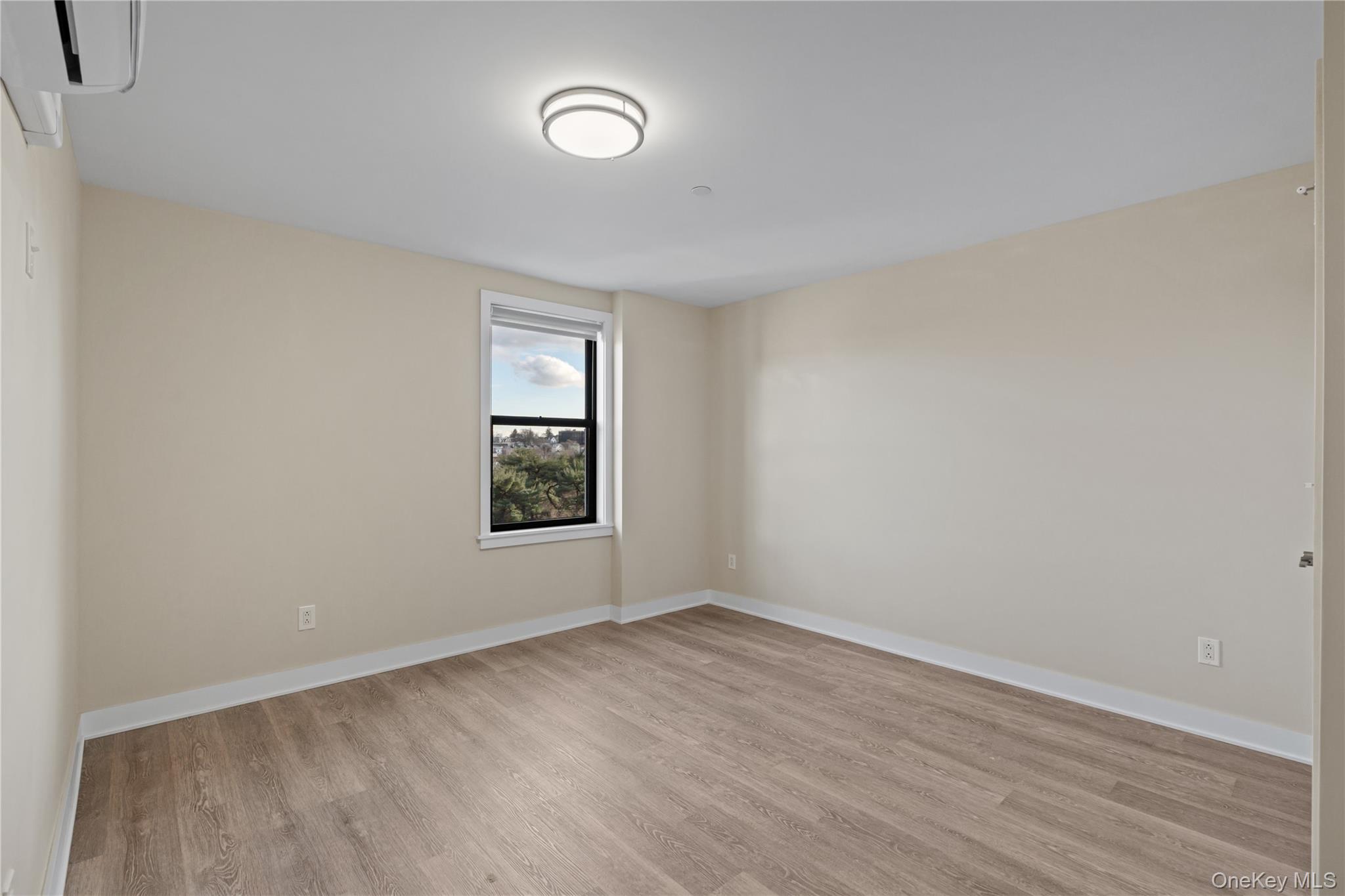 135 Wakefield Avenue Unit: 204