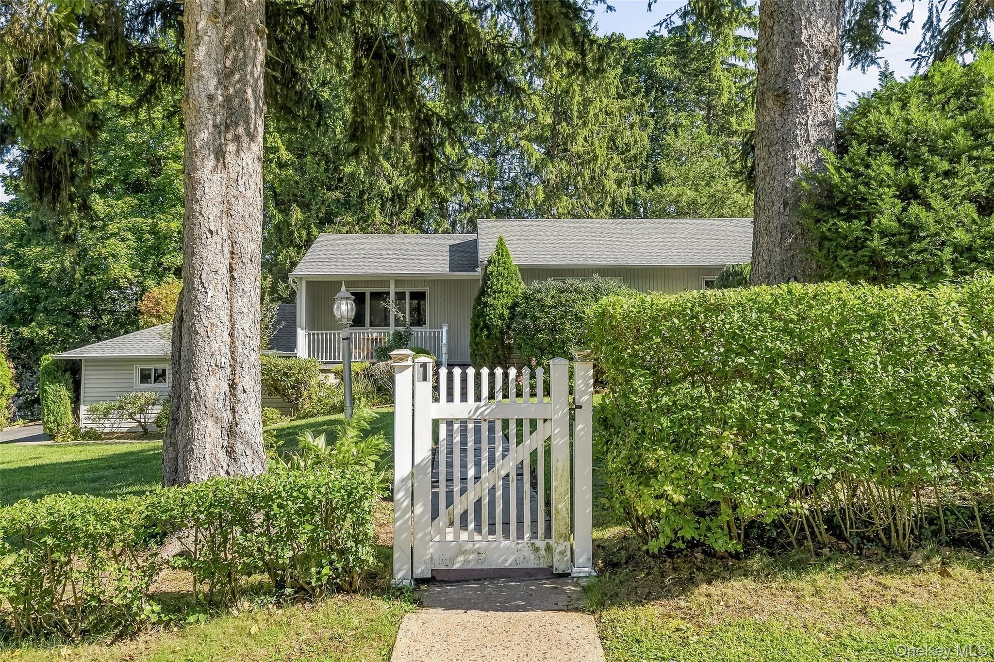 1 Tudor Place