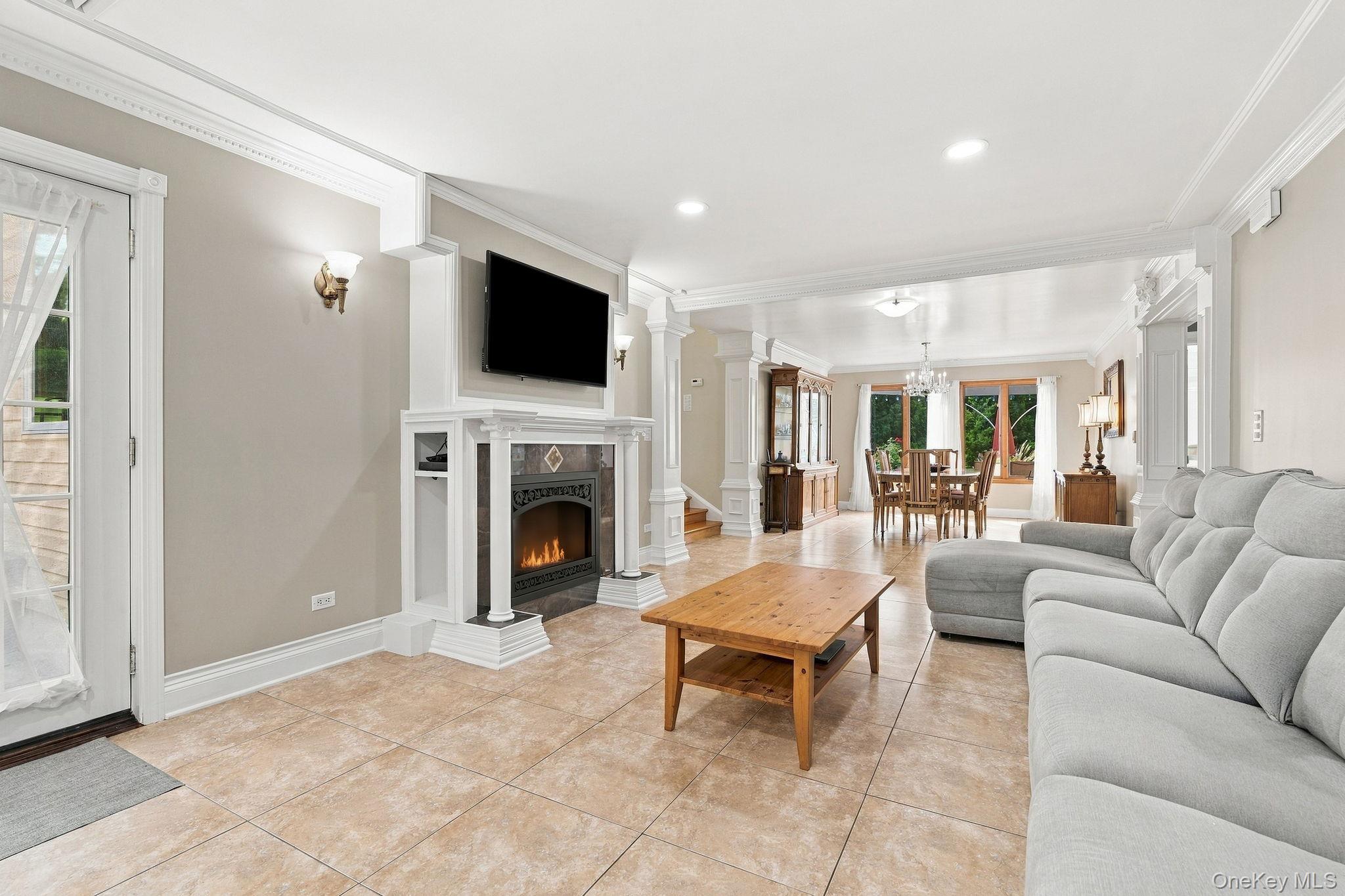 611 Knollwood Road