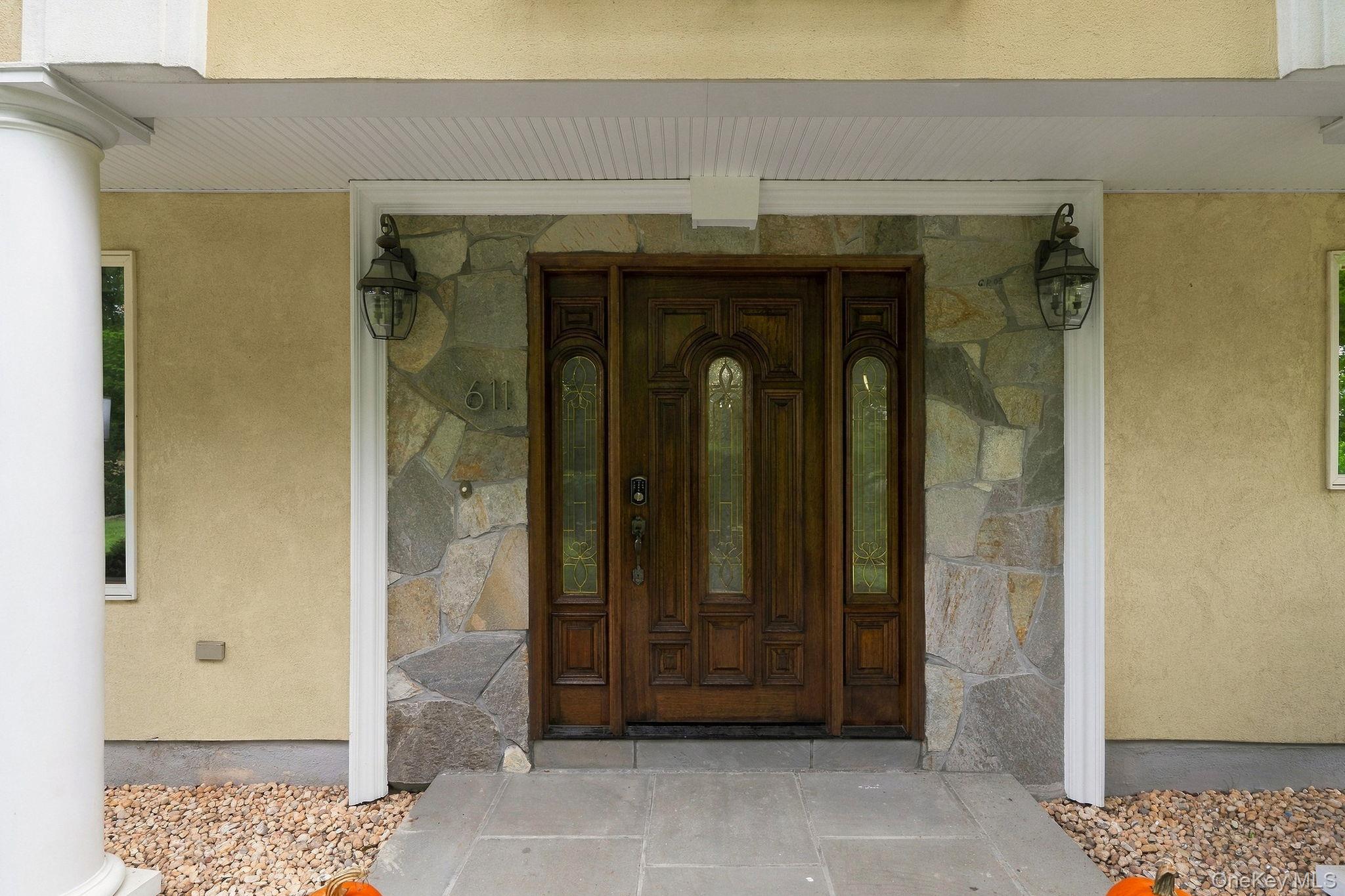 611 Knollwood Road